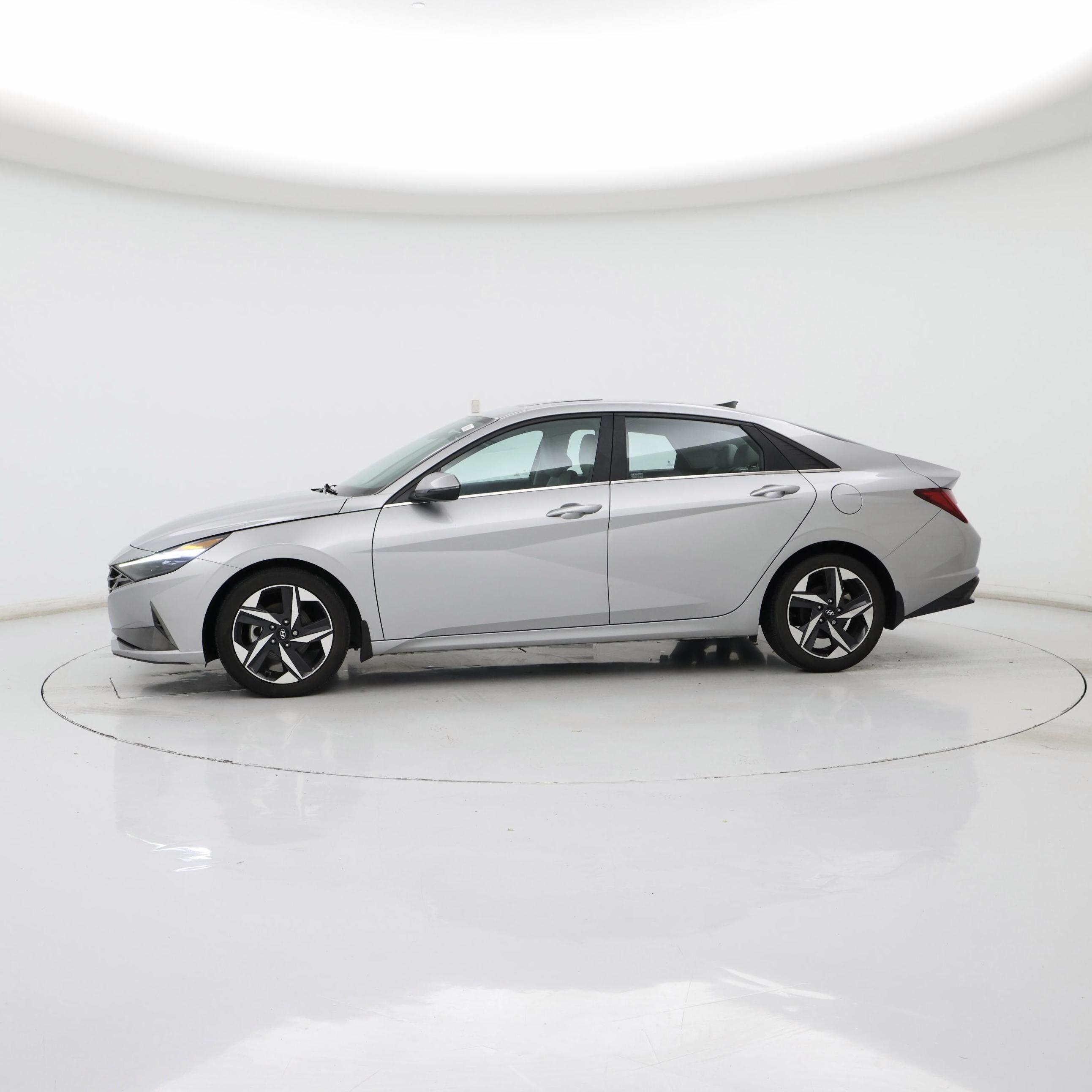 Thumbnail: 2022 Hyundai Elantra - 3