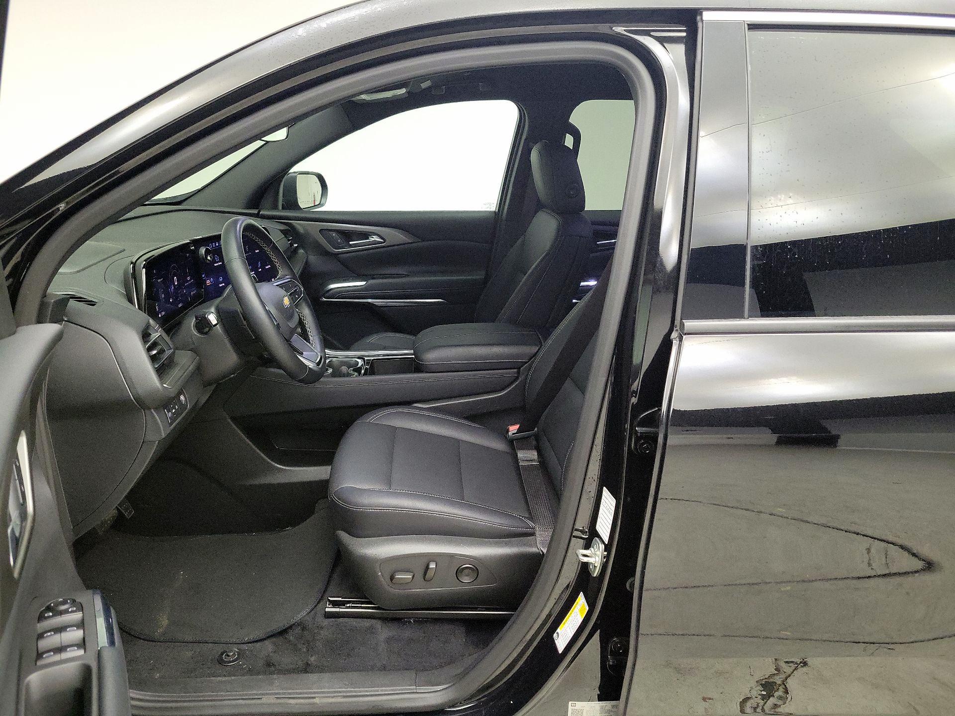 Thumbnail: 2025 Chevrolet Traverse - 11