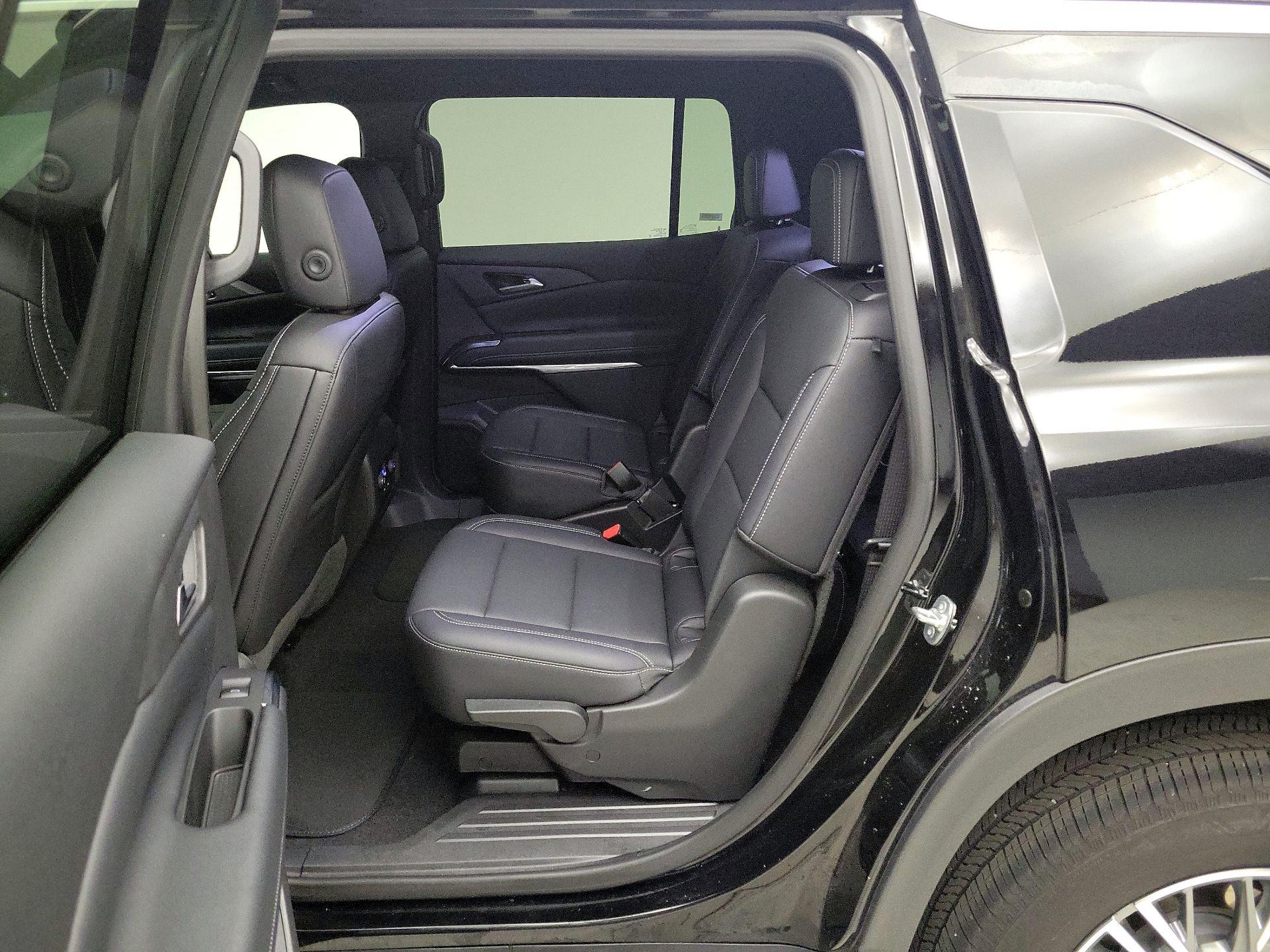 Thumbnail: 2025 Chevrolet Traverse - 19