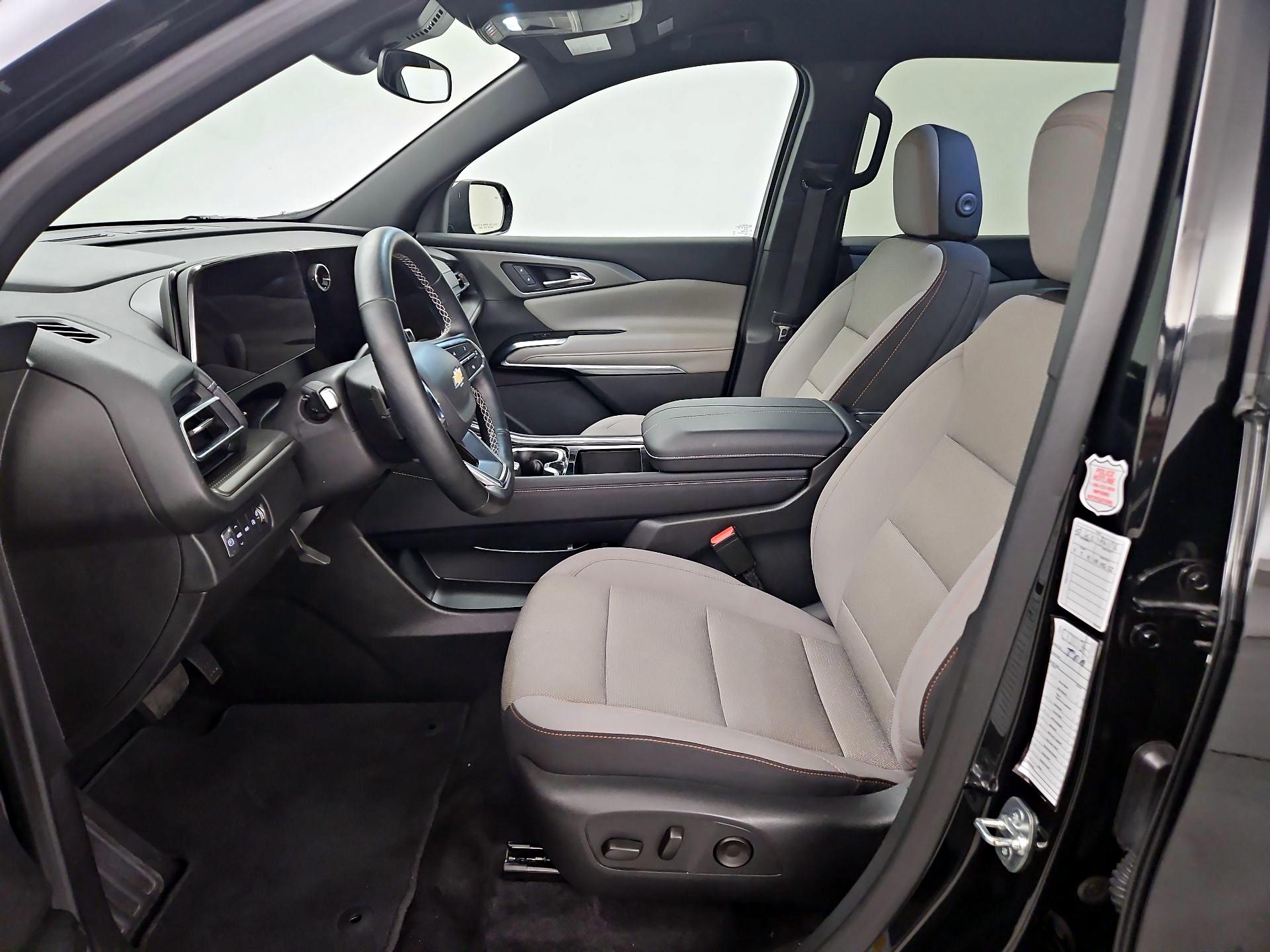 Thumbnail: 2025 Chevrolet Traverse - 11