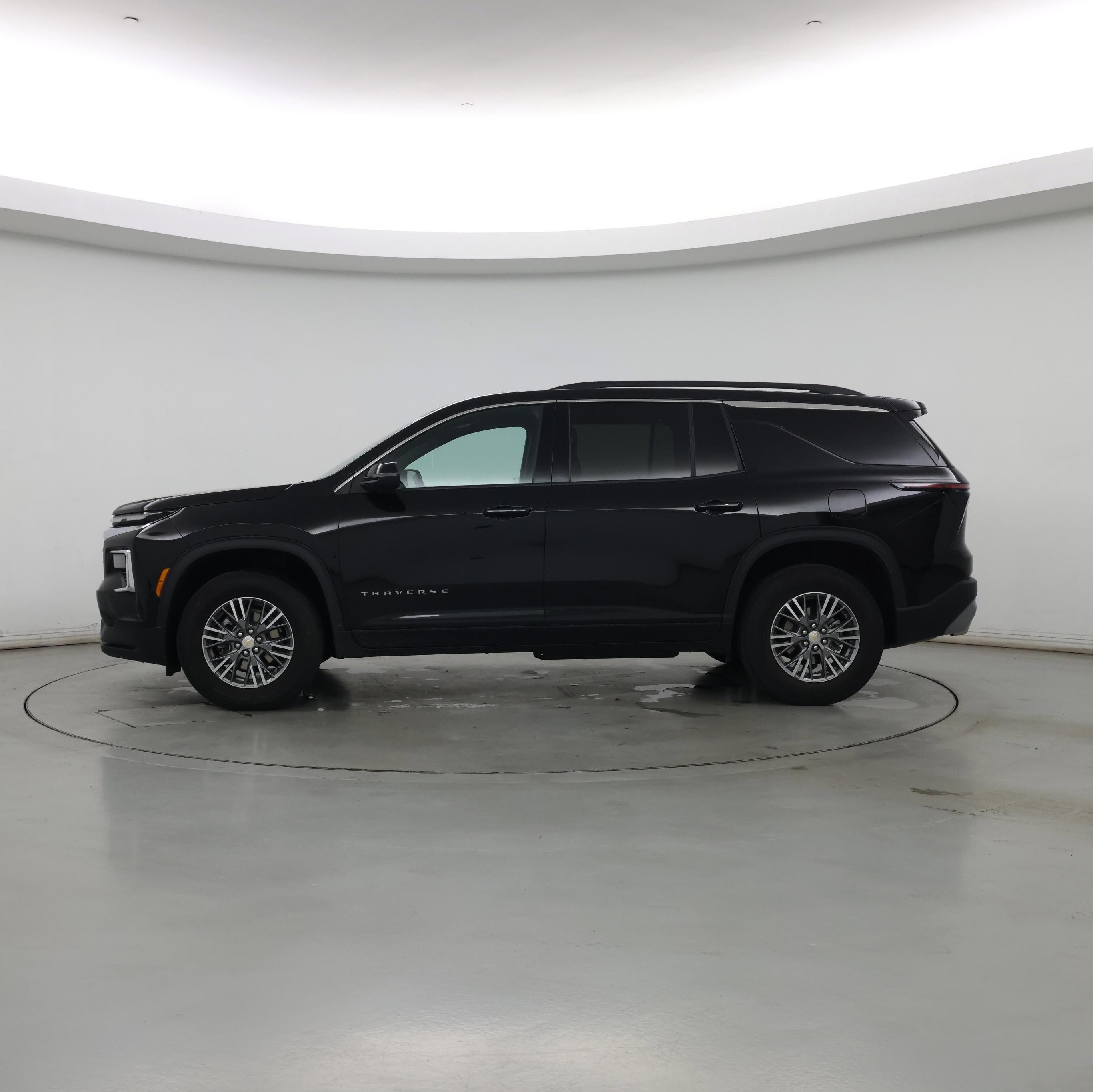 Thumbnail: 2025 Chevrolet Traverse - 3