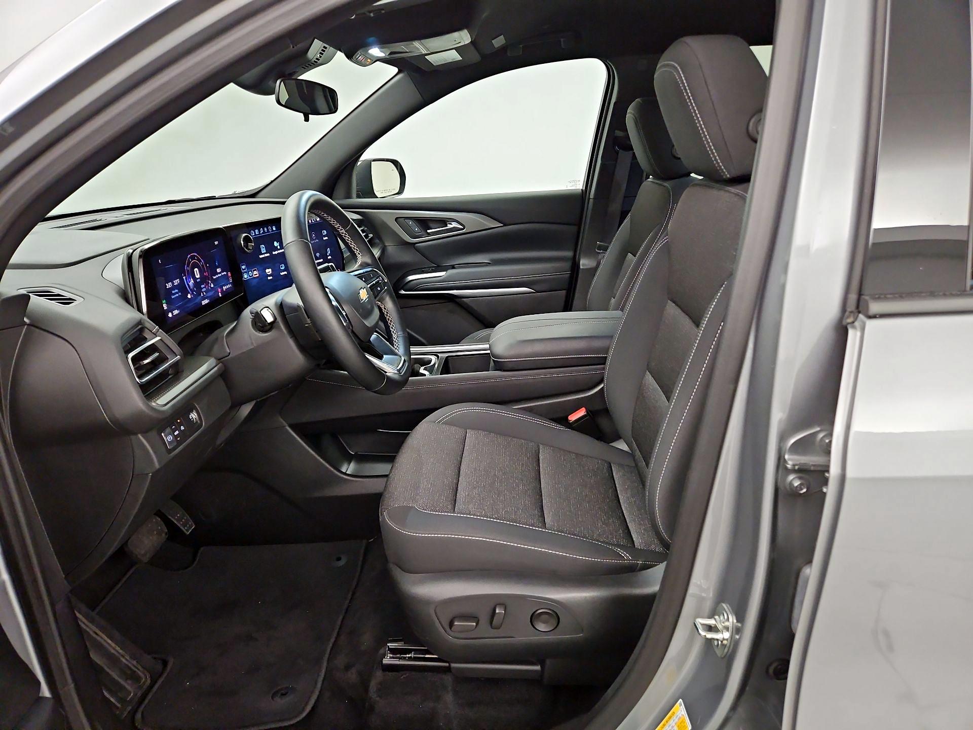 Thumbnail: 2025 Chevrolet Traverse - 11