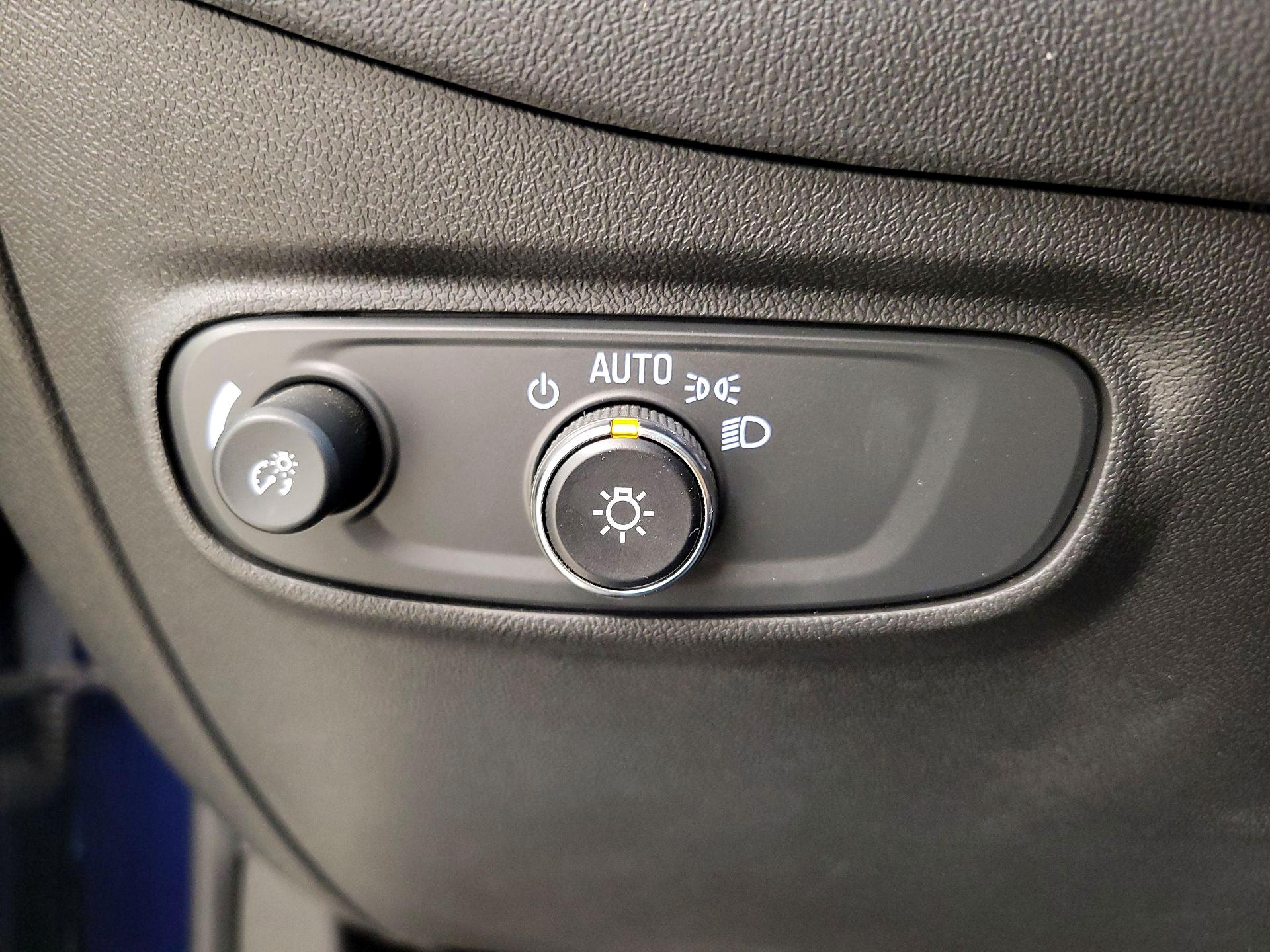 Thumbnail: 2022 Chevrolet Equinox - 13