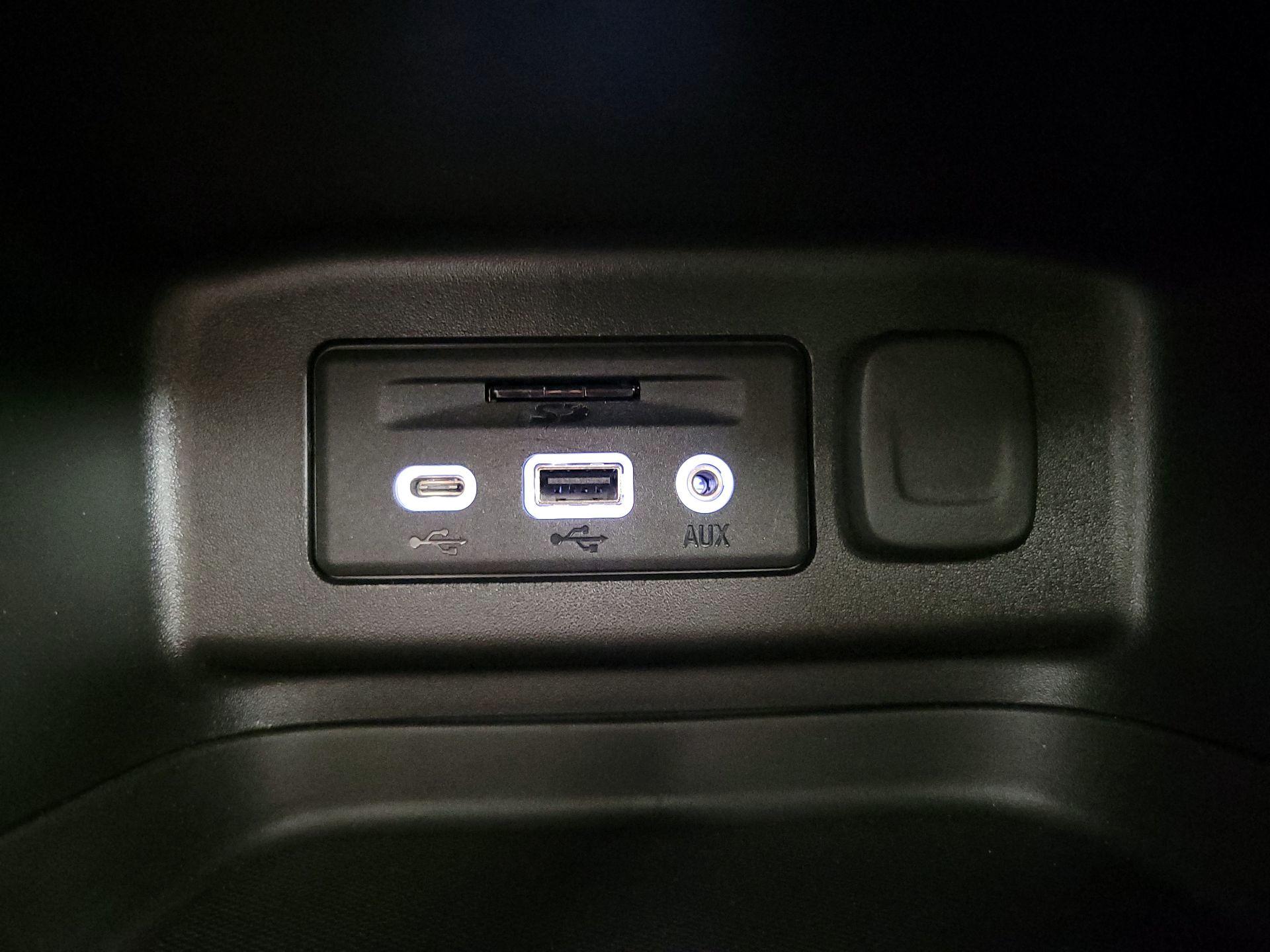 Thumbnail: 2022 Chevrolet Equinox - 18