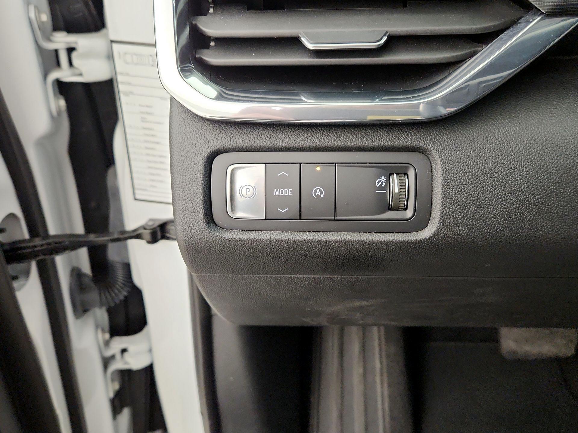 Thumbnail: 2025 GMC Acadia - 13