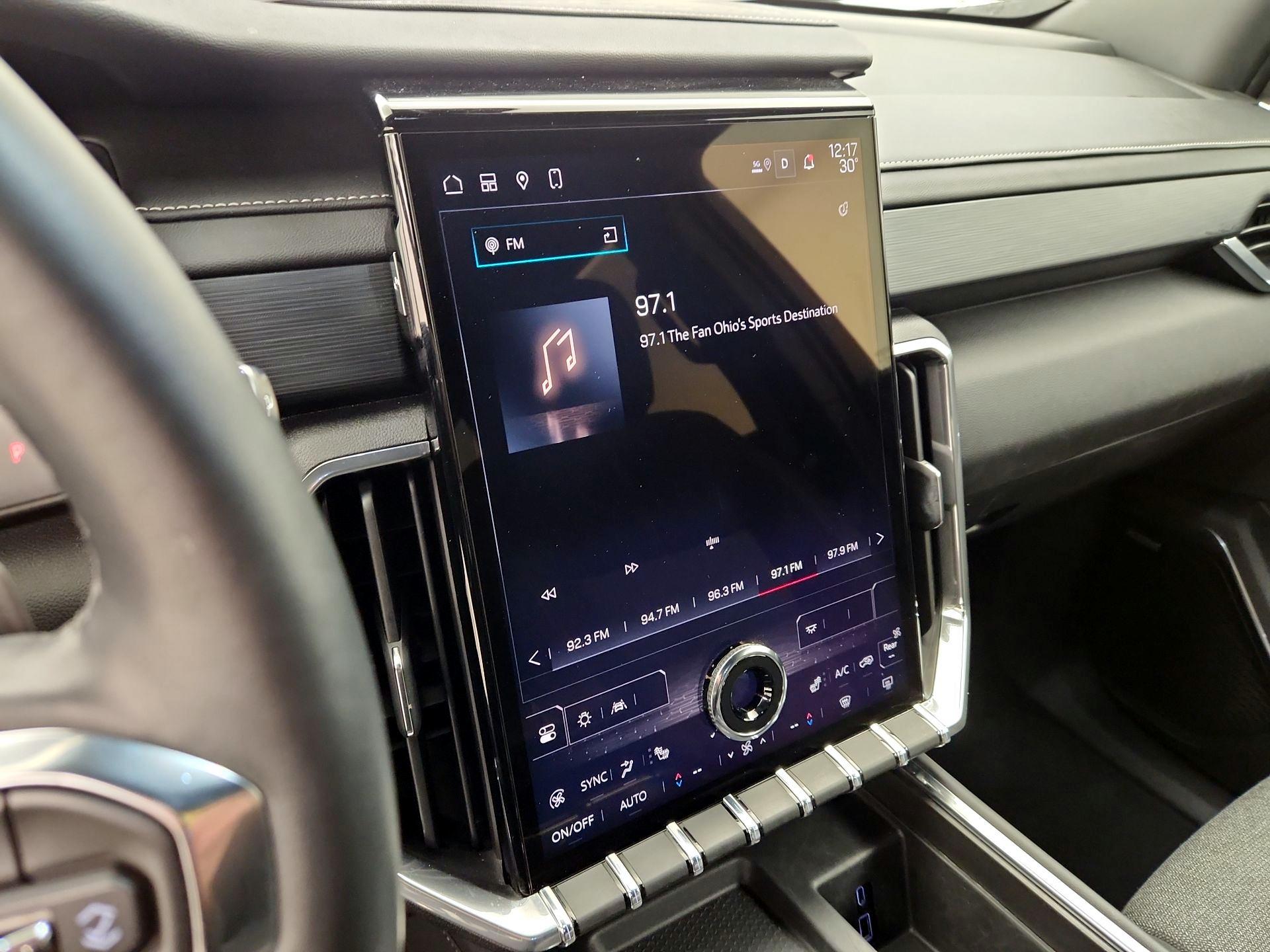 Thumbnail: 2025 GMC Acadia - 15