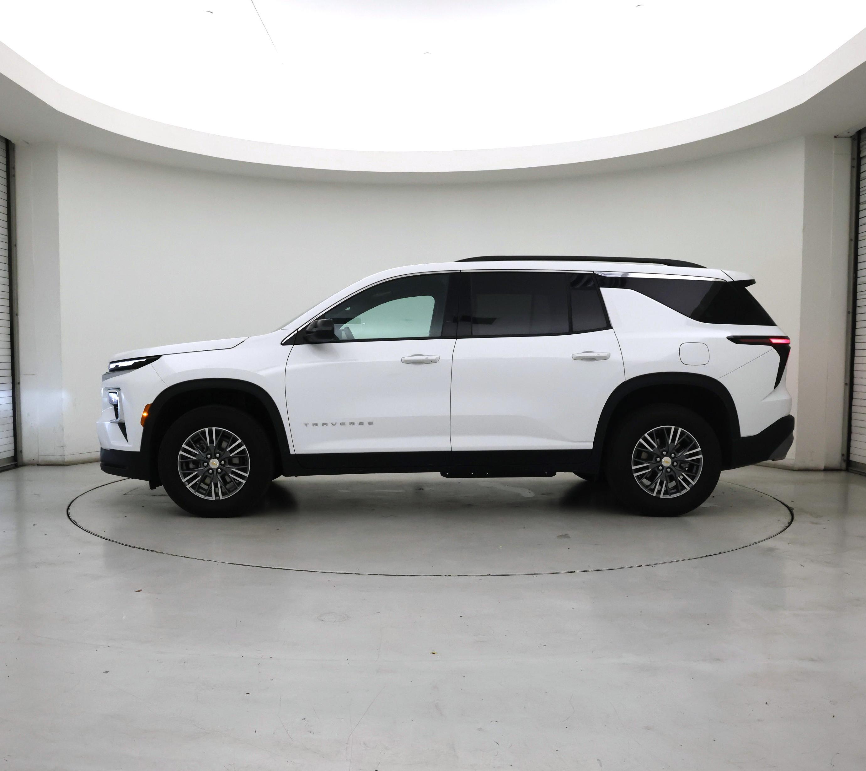 Thumbnail: 2025 Chevrolet Traverse - 3