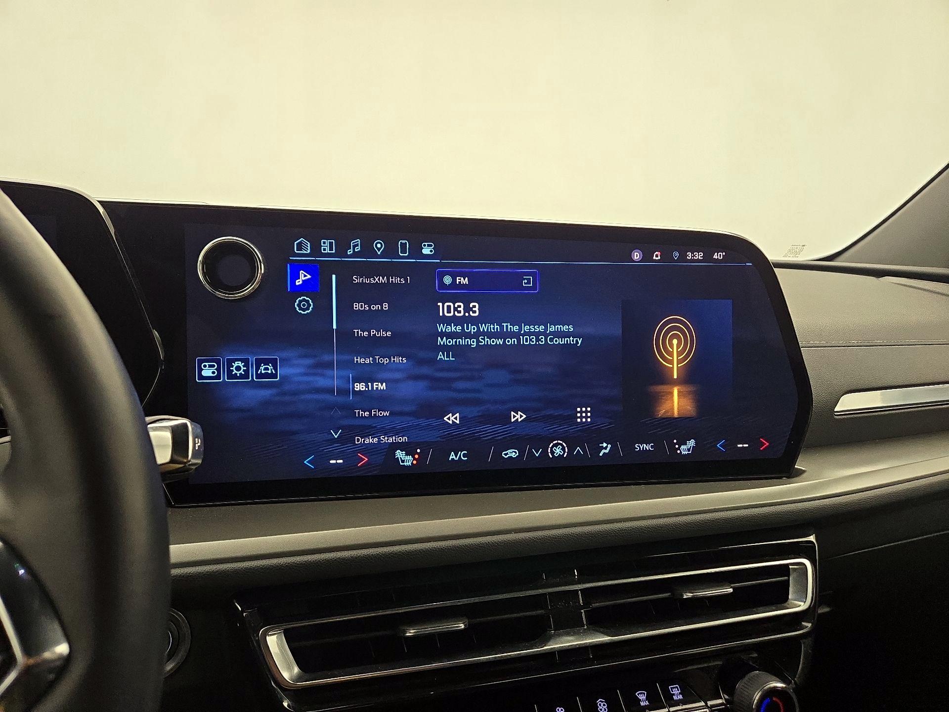 Thumbnail: 2025 Chevrolet Traverse - 15