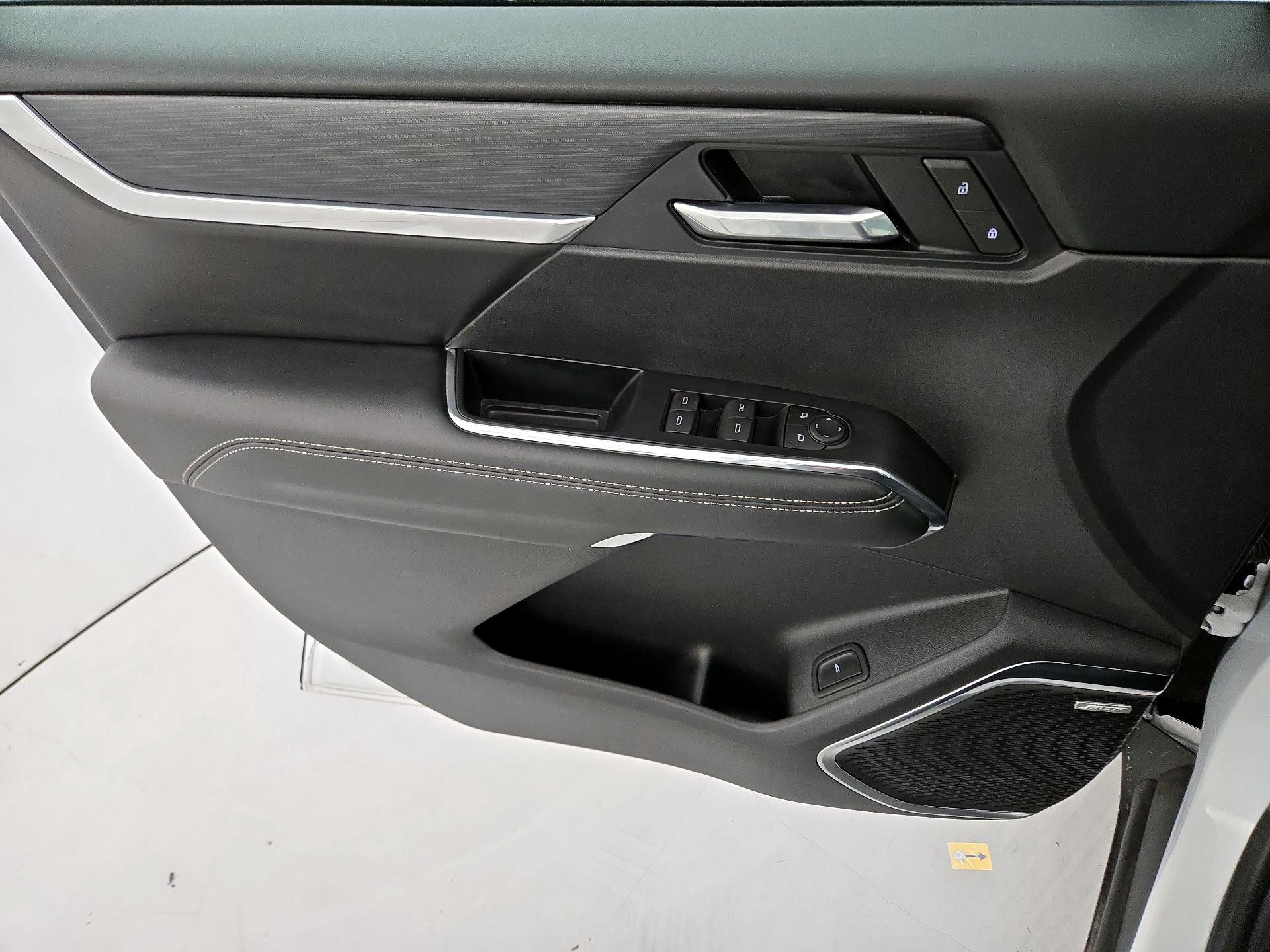 Thumbnail: 2025 GMC Acadia - 12