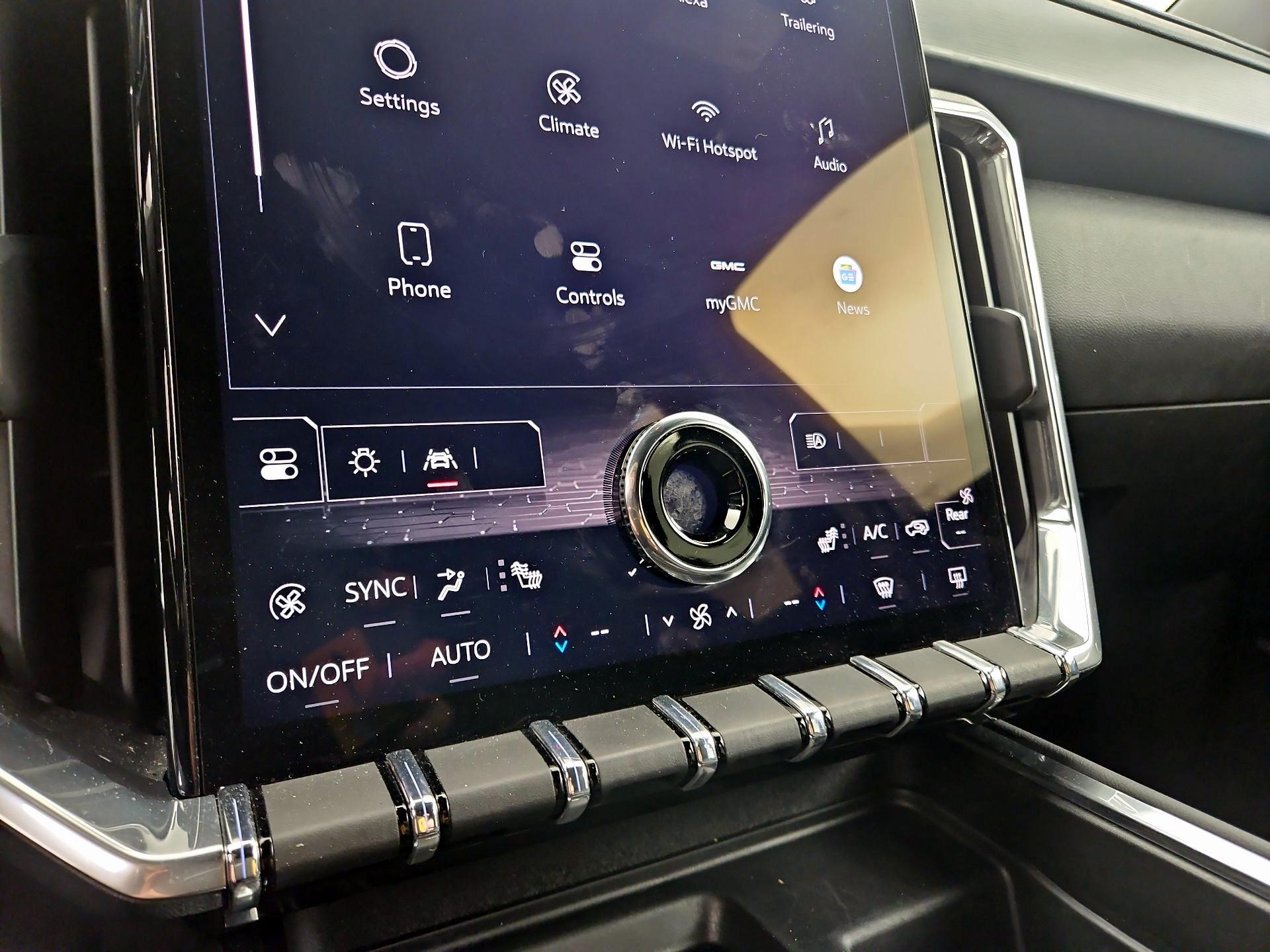 Thumbnail: 2025 GMC Acadia - 17