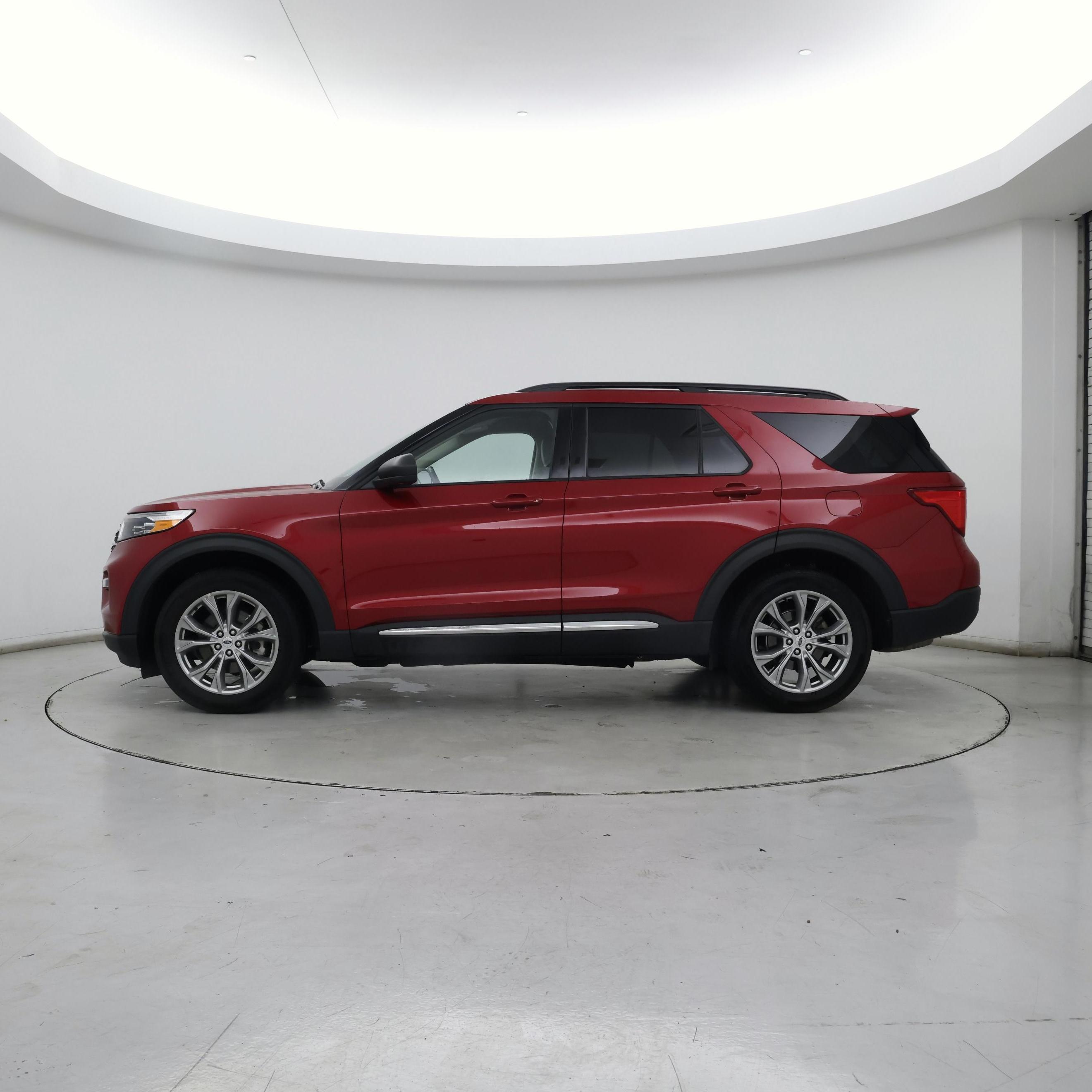 Thumbnail: 2022 Ford Explorer - 3