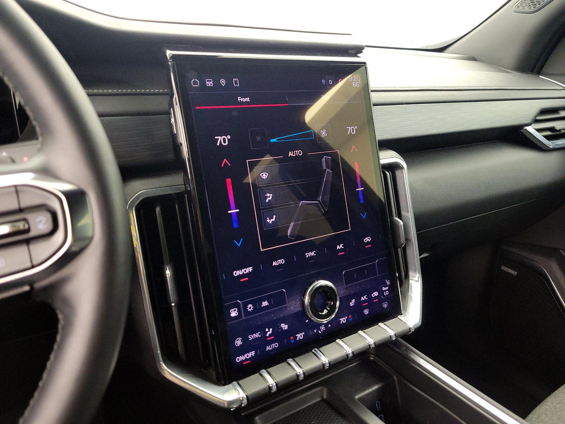 Thumbnail: 2025 GMC Acadia - 16