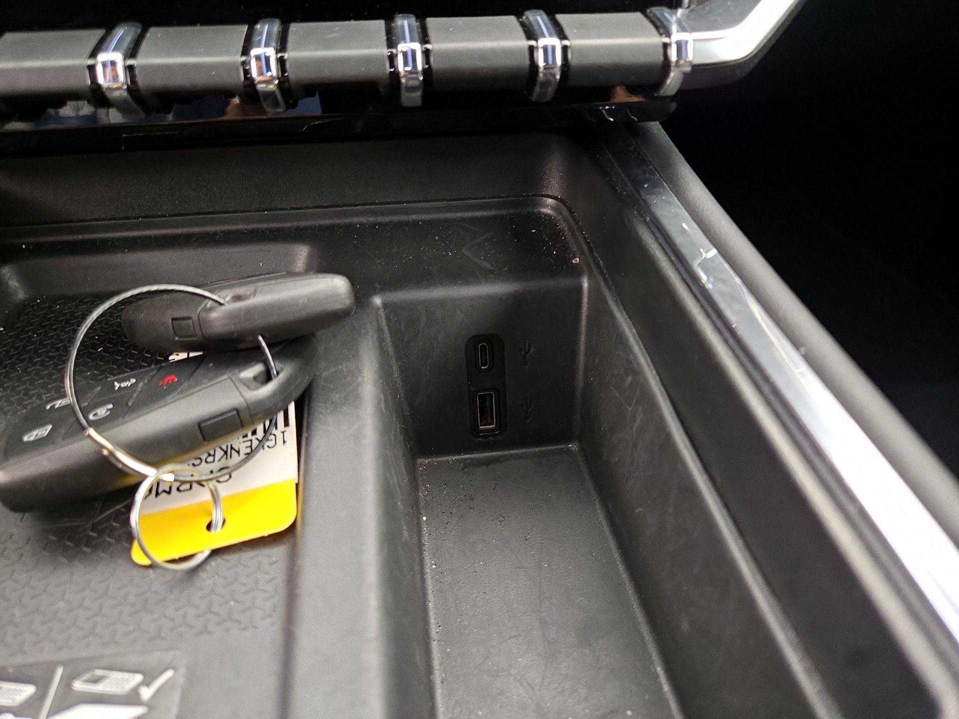 Thumbnail: 2025 GMC Acadia - 19