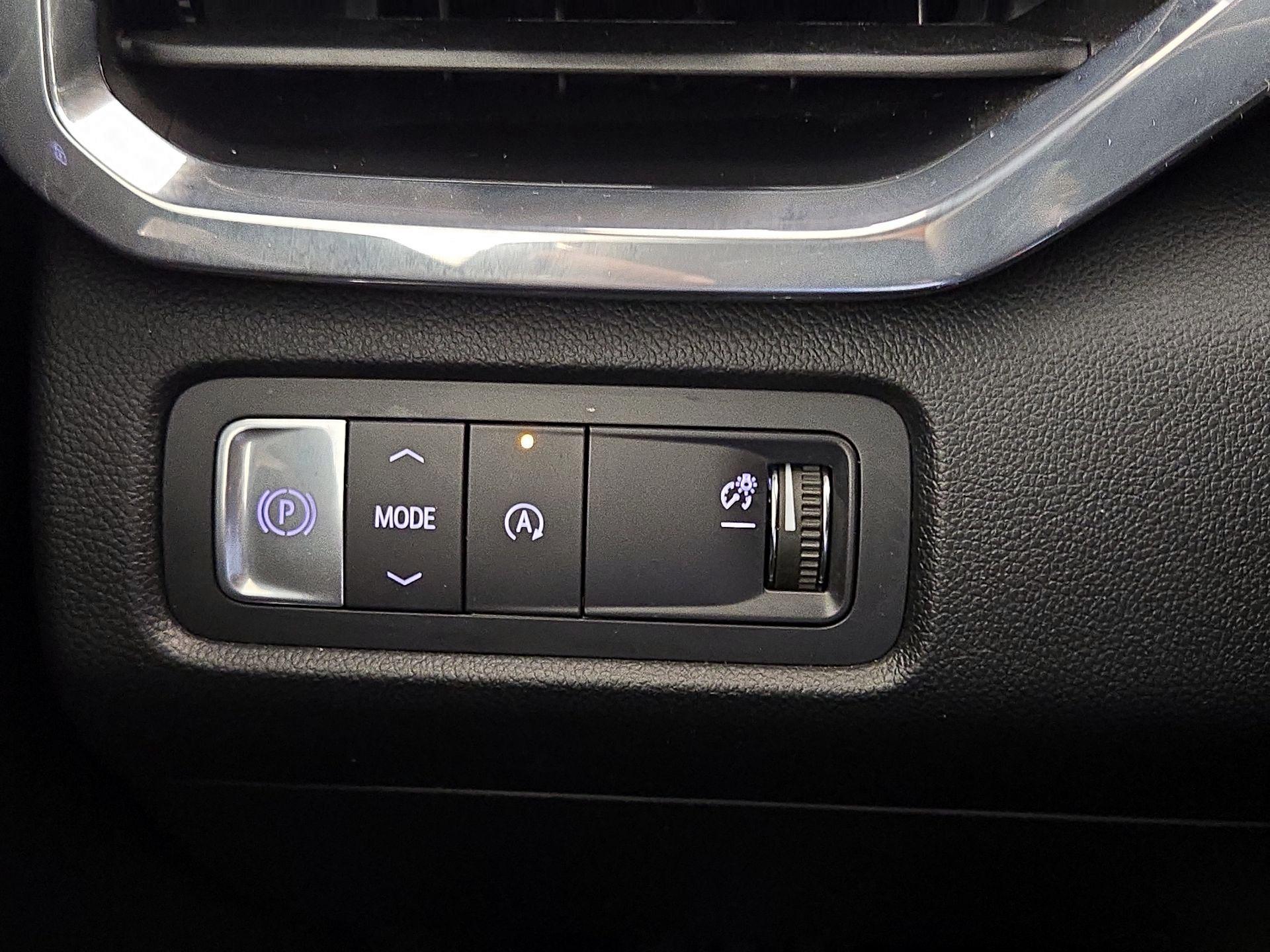 Thumbnail: 2025 GMC Acadia - 13