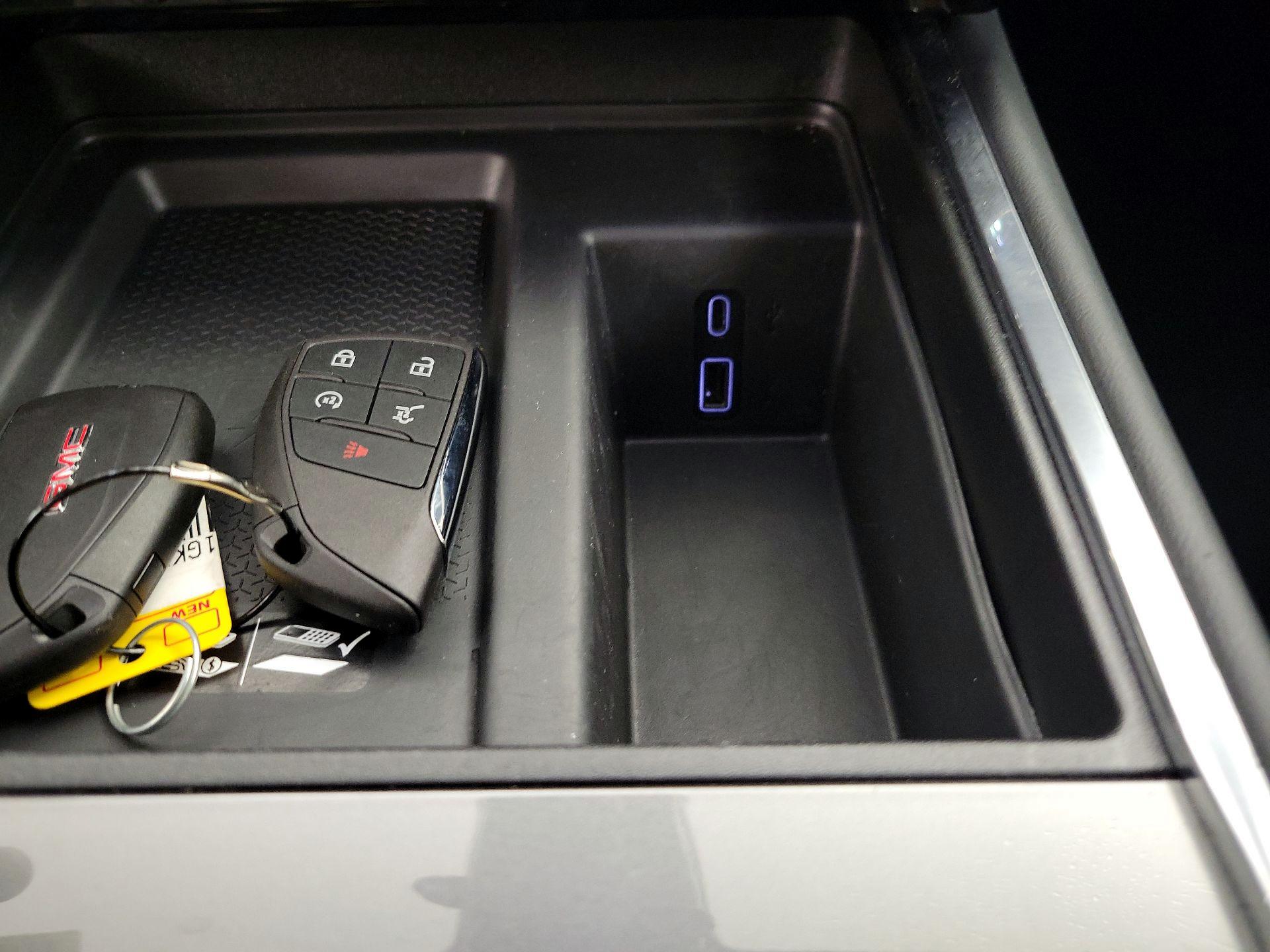 Thumbnail: 2025 GMC Acadia - 19