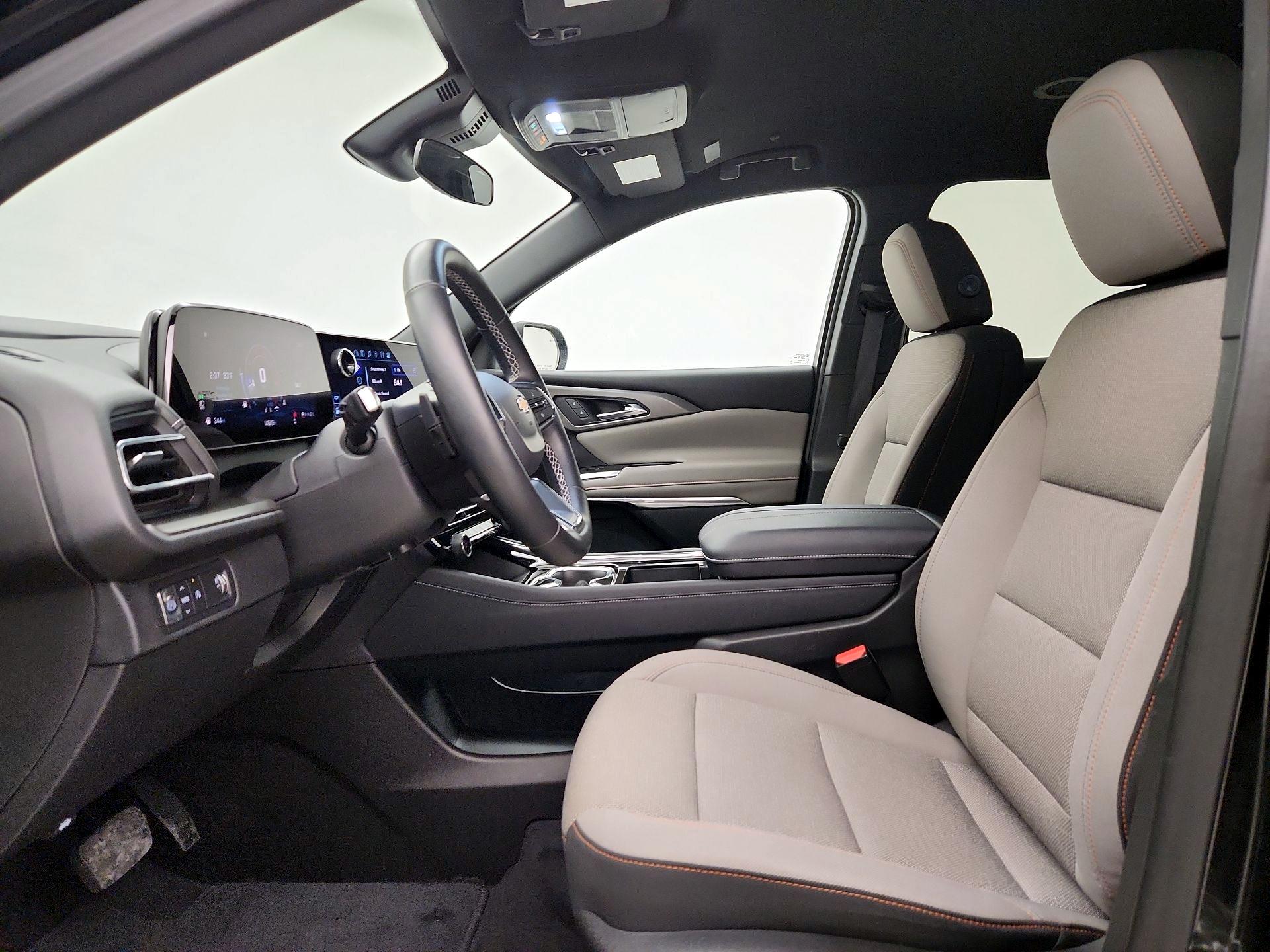 Thumbnail: 2025 Chevrolet Traverse - 11