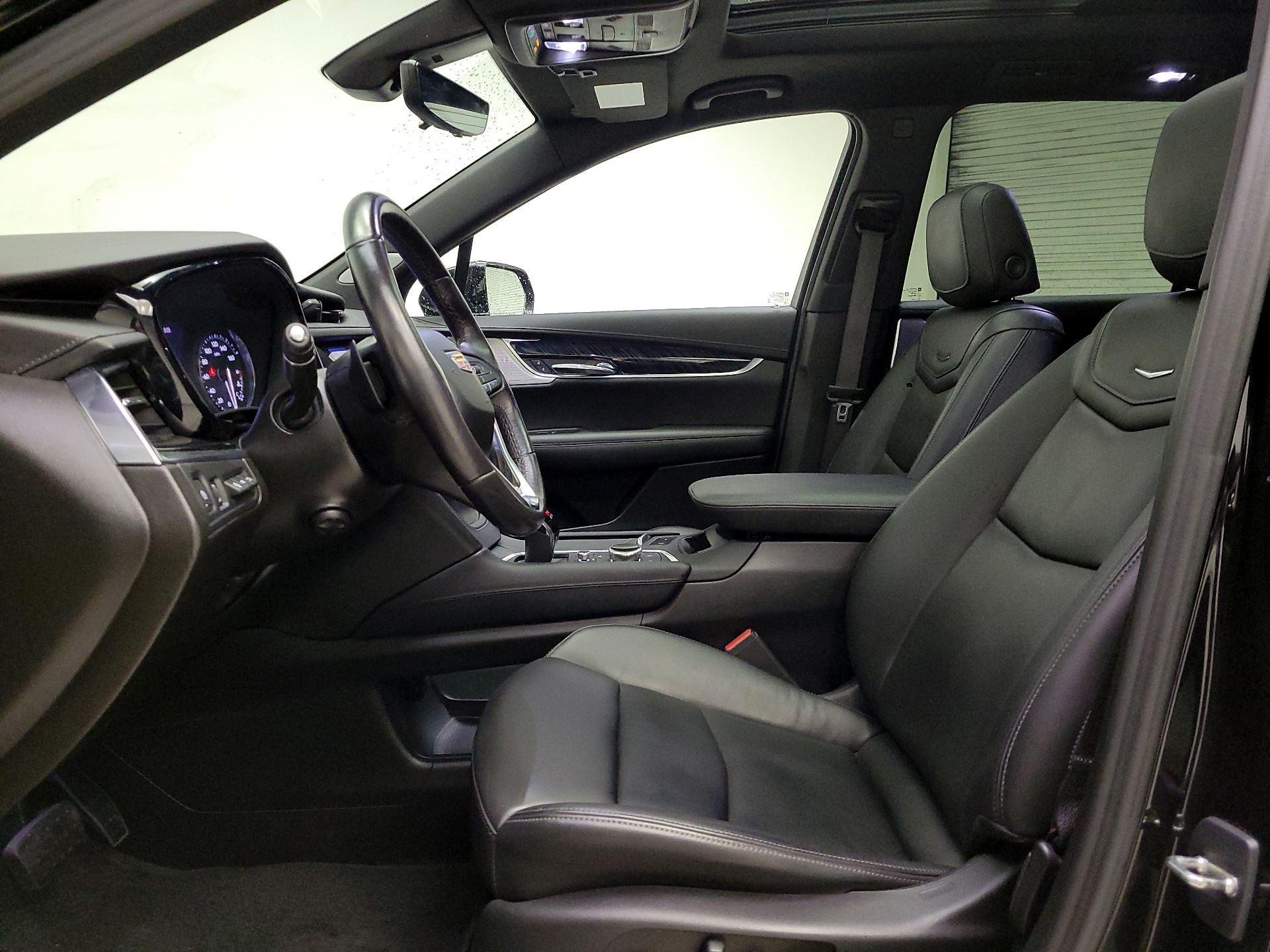 Thumbnail: 2023 Cadillac XT6 - 11