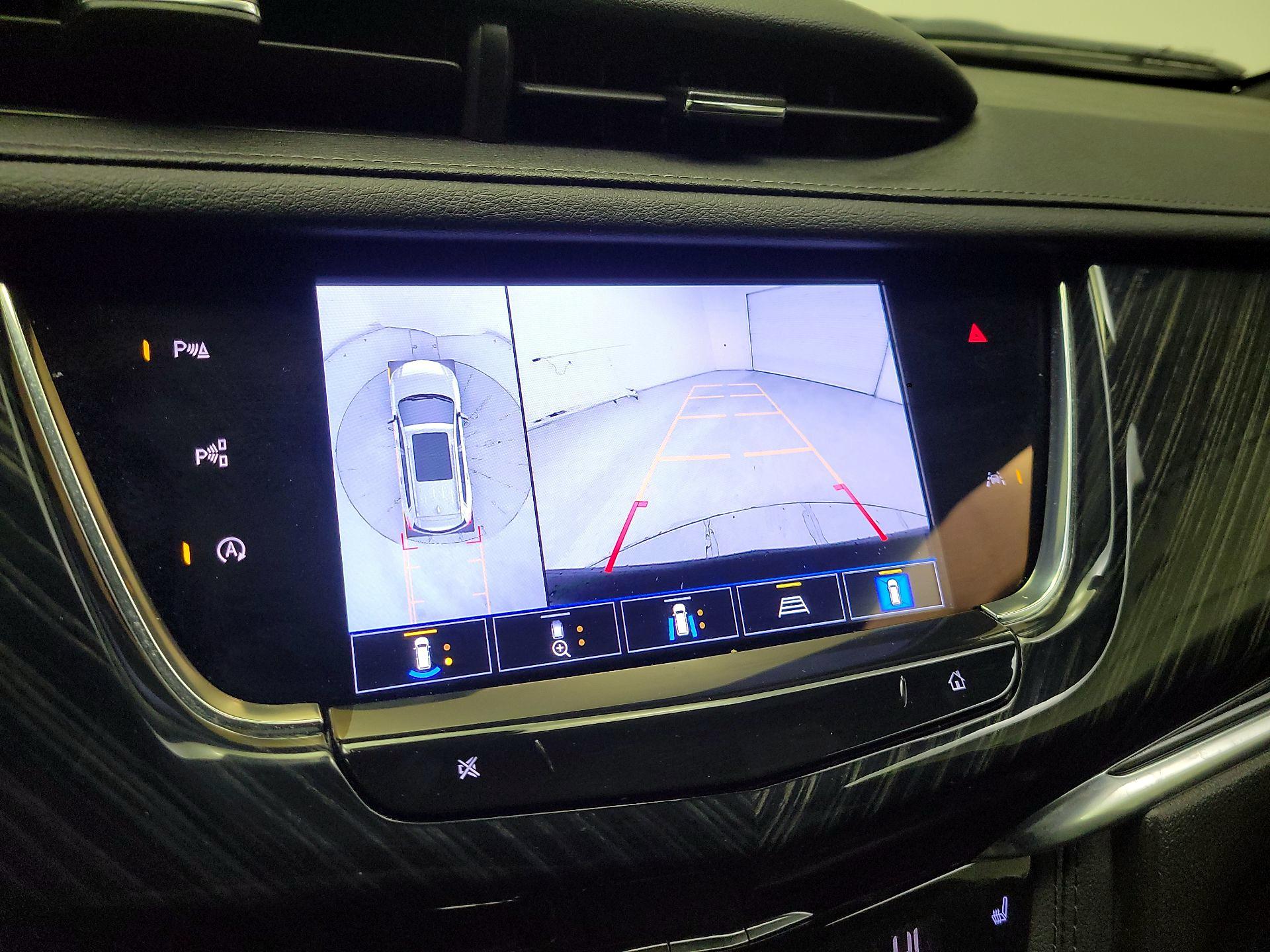 Thumbnail: 2023 Cadillac XT6 - 14