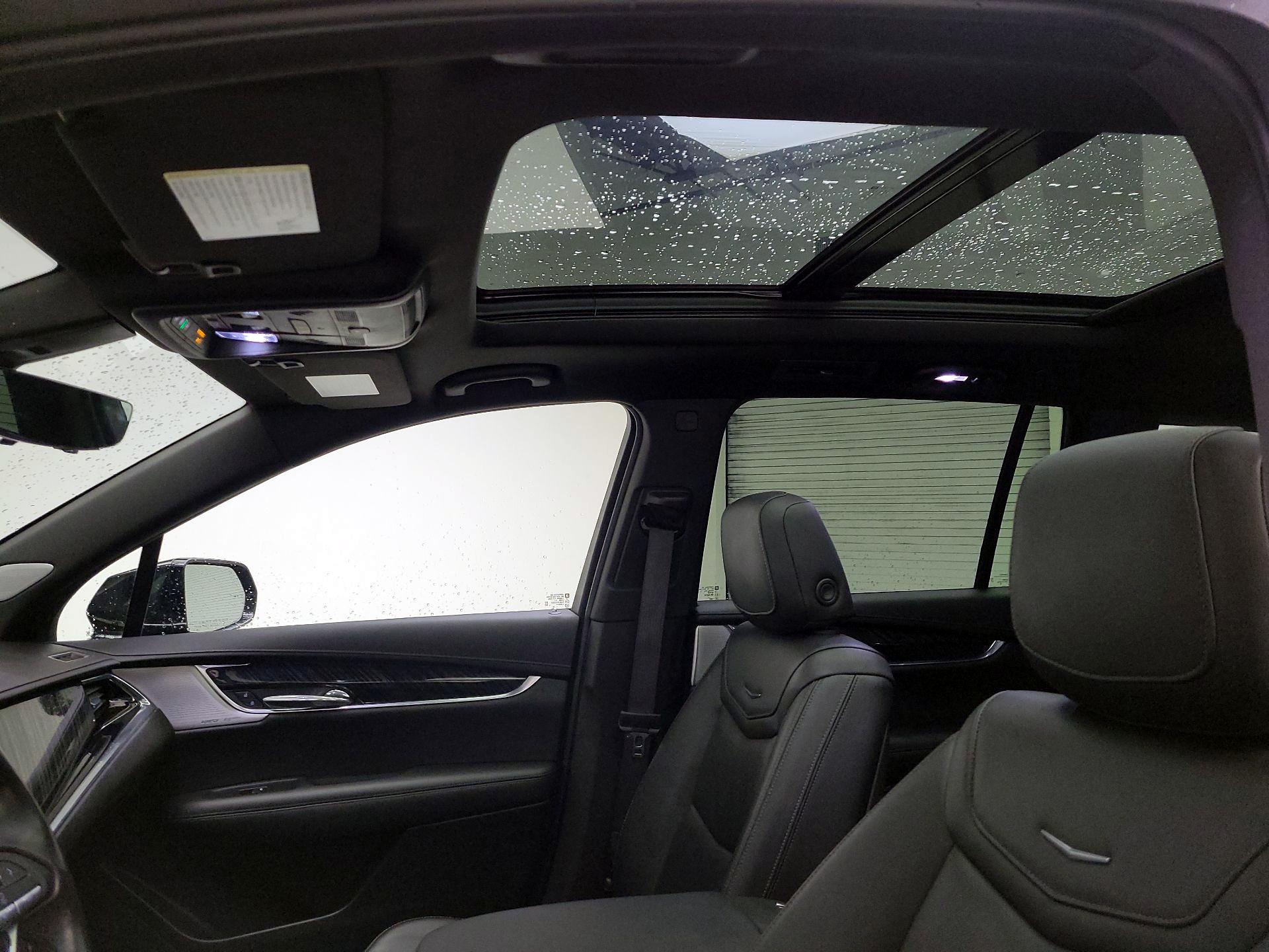 Thumbnail: 2023 Cadillac XT6 - 19