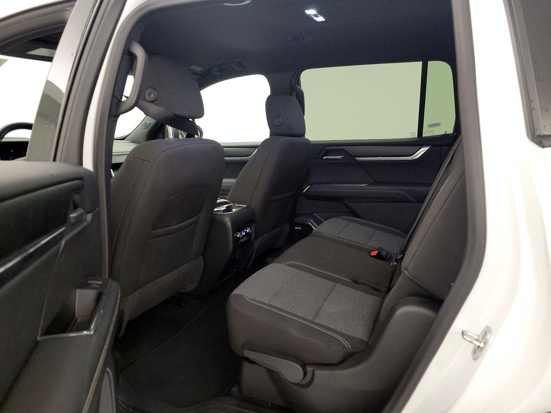 Thumbnail: 2025 GMC Acadia - 18