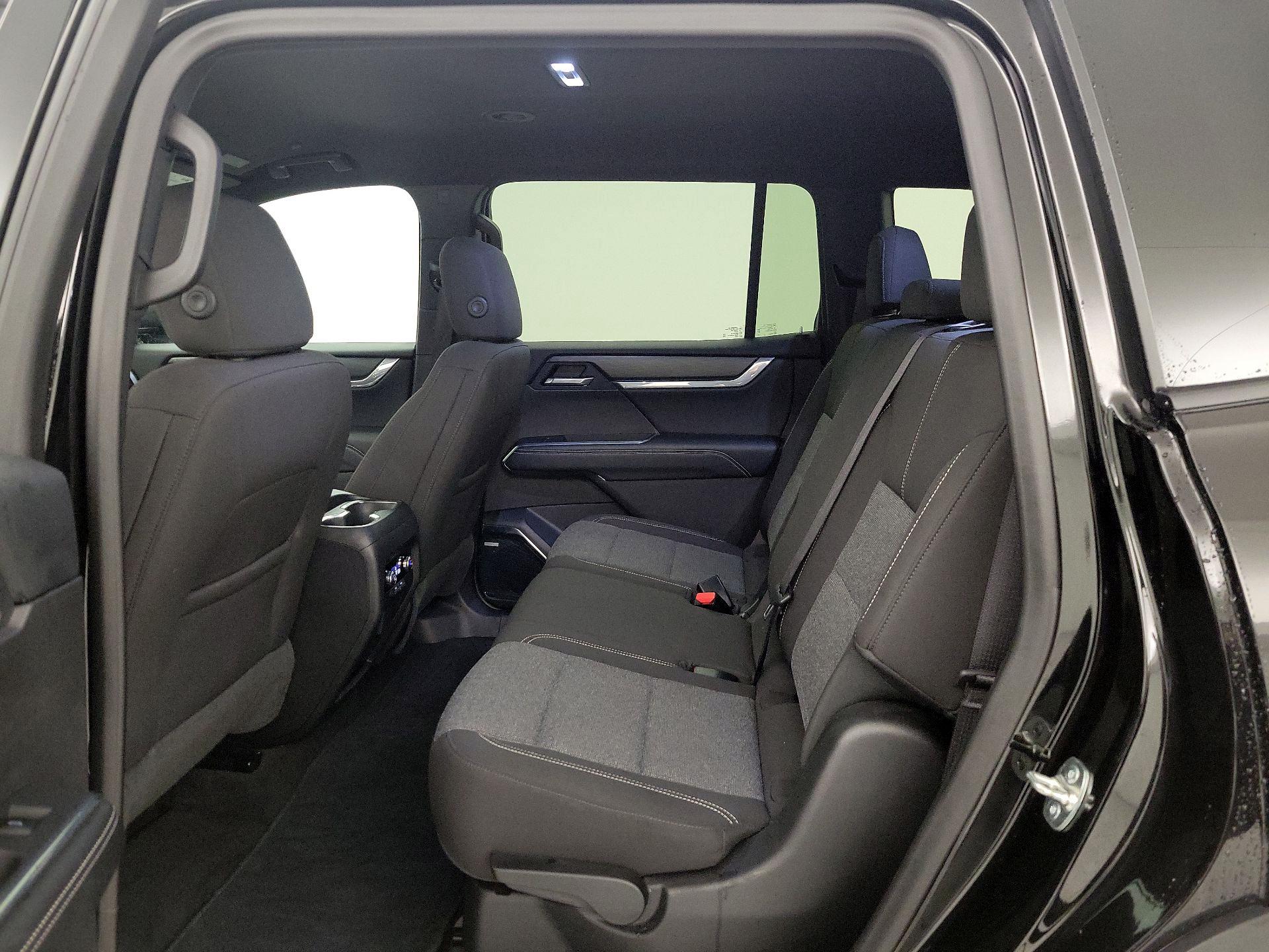 Thumbnail: 2025 GMC Acadia - 18