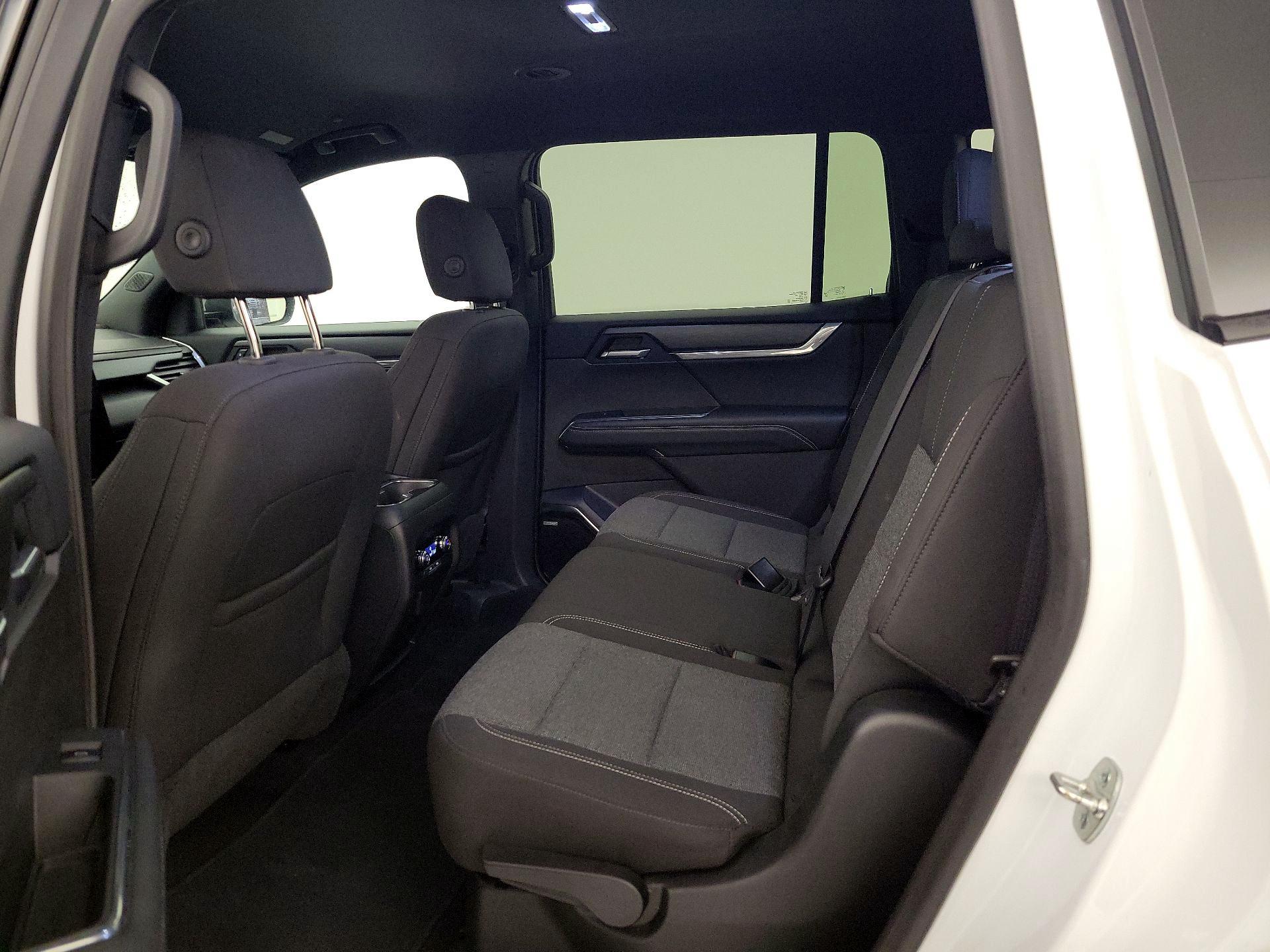 Thumbnail: 2025 GMC Acadia - 18