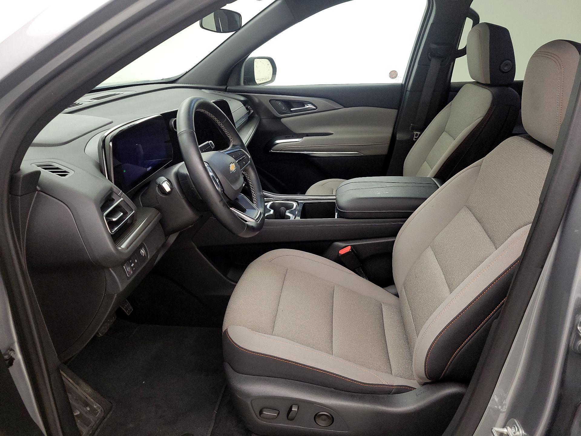 Thumbnail: 2025 Chevrolet Traverse - 11