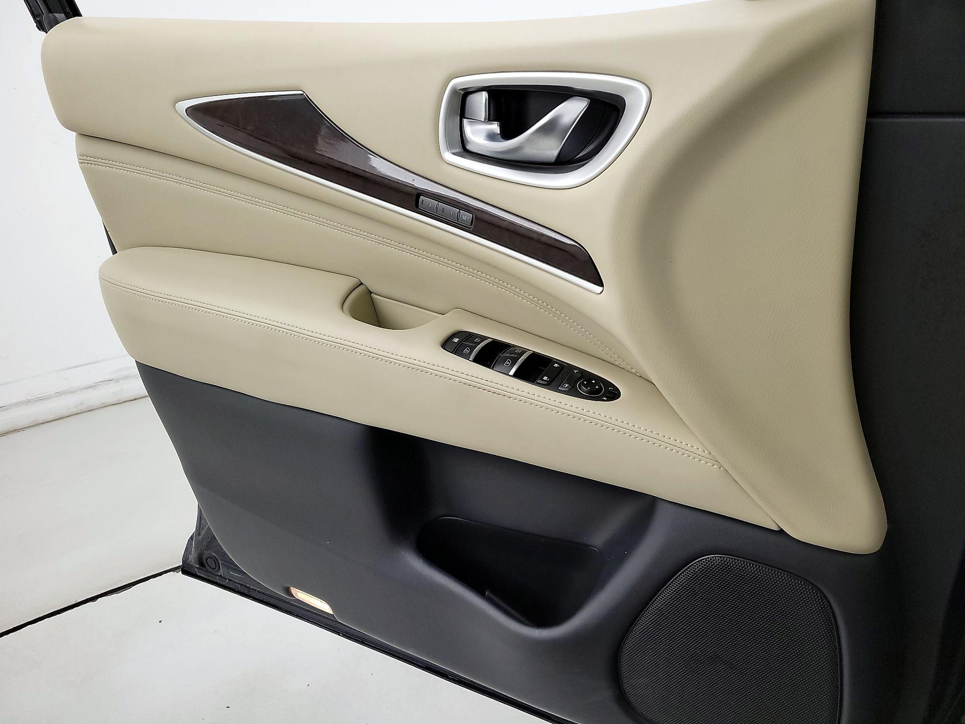 Thumbnail: 2019 INFINITI QX60 - 12