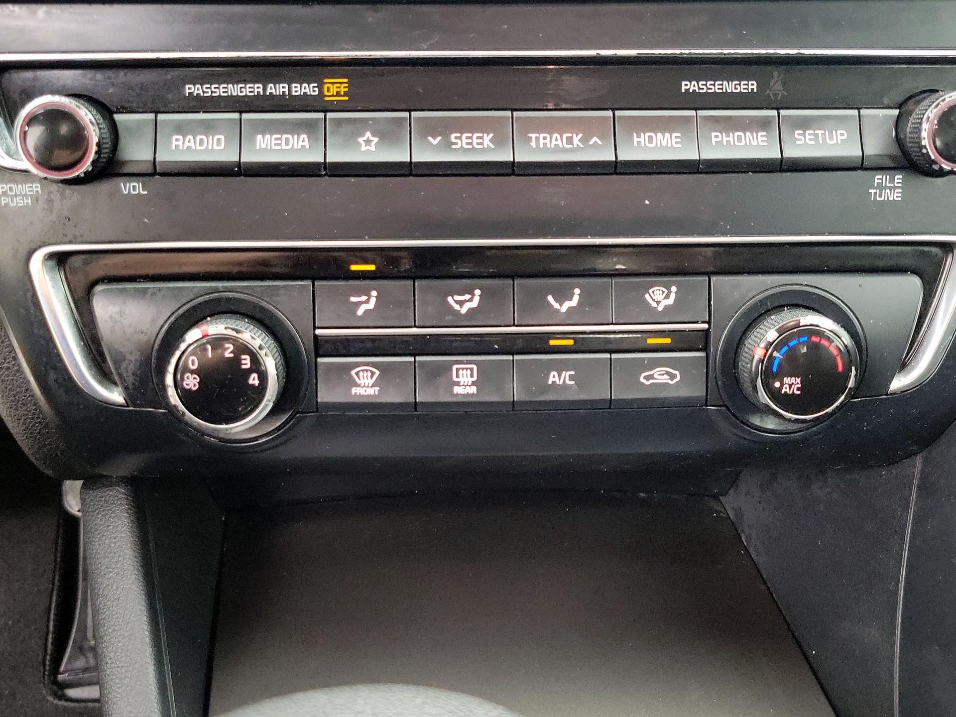 Thumbnail: 2019 Kia Optima - 16