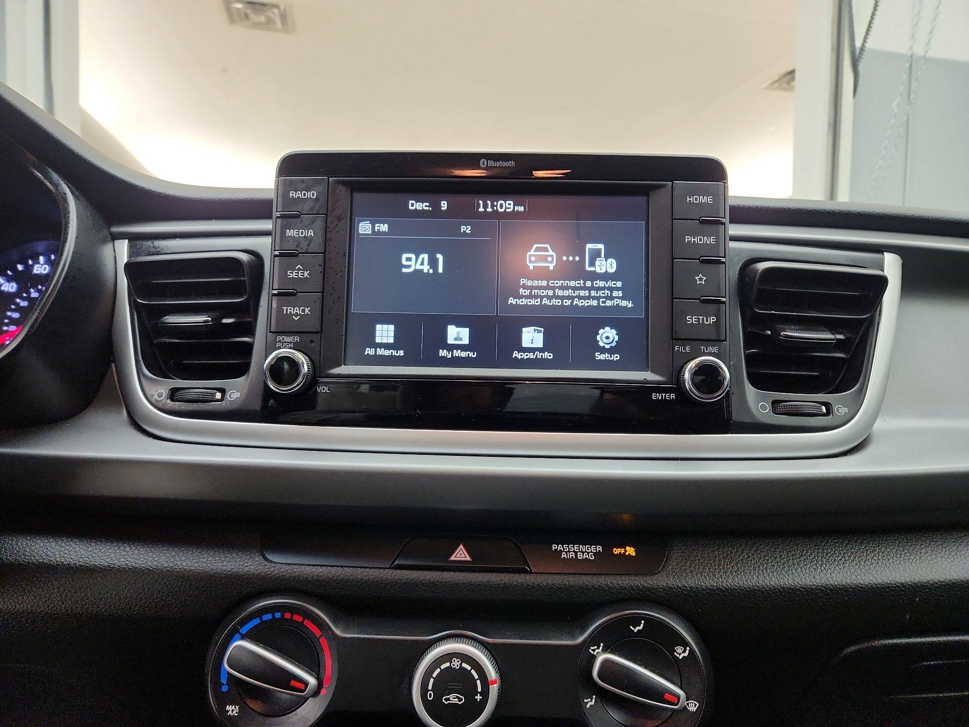 Thumbnail: 2020 Kia Rio - 15