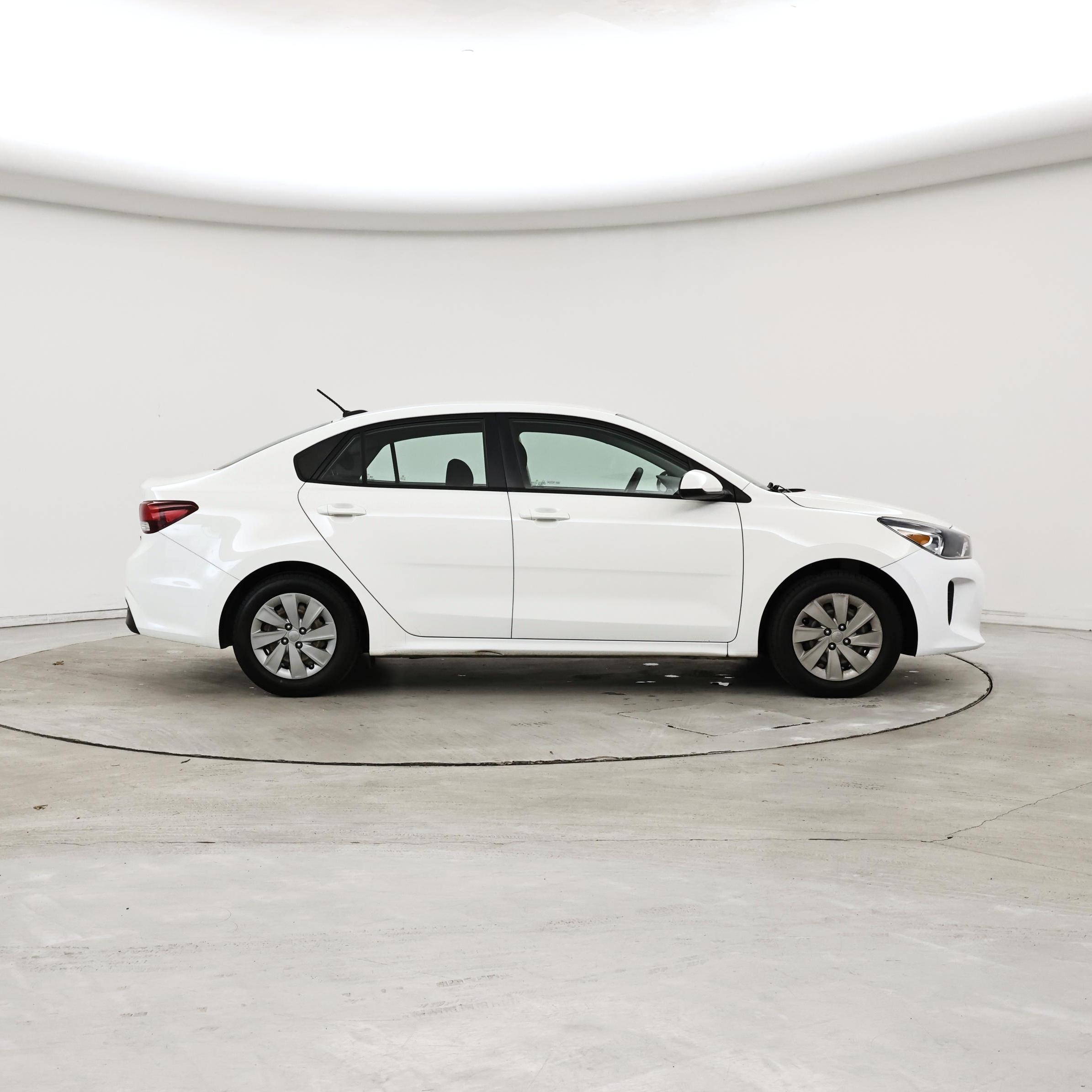 Thumbnail: 2020 Kia Rio - 7