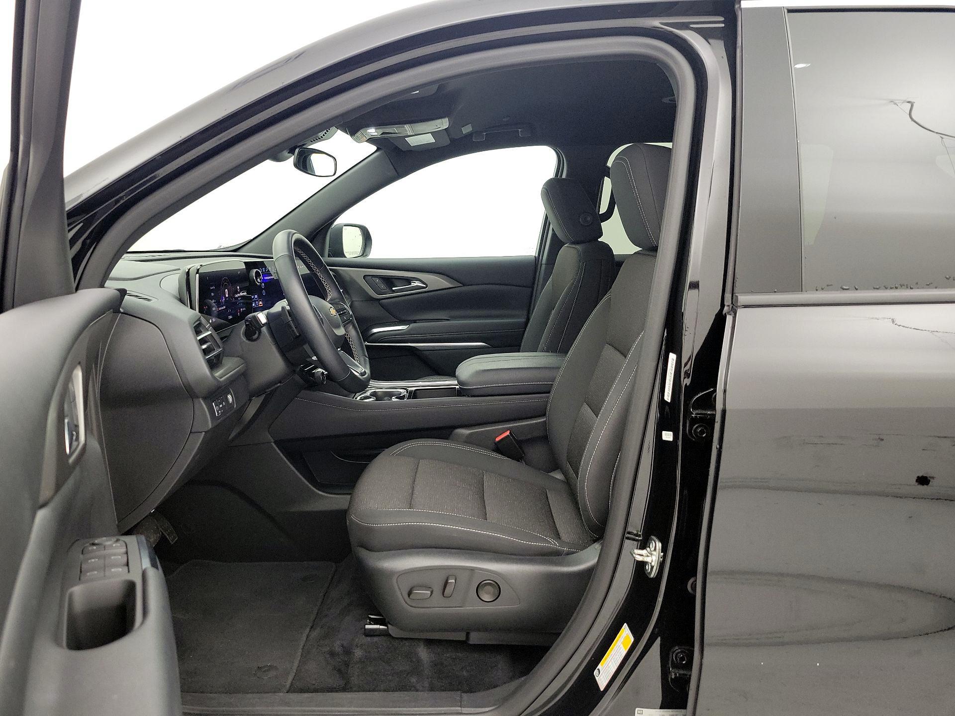 Thumbnail: 2025 Chevrolet Traverse - 11