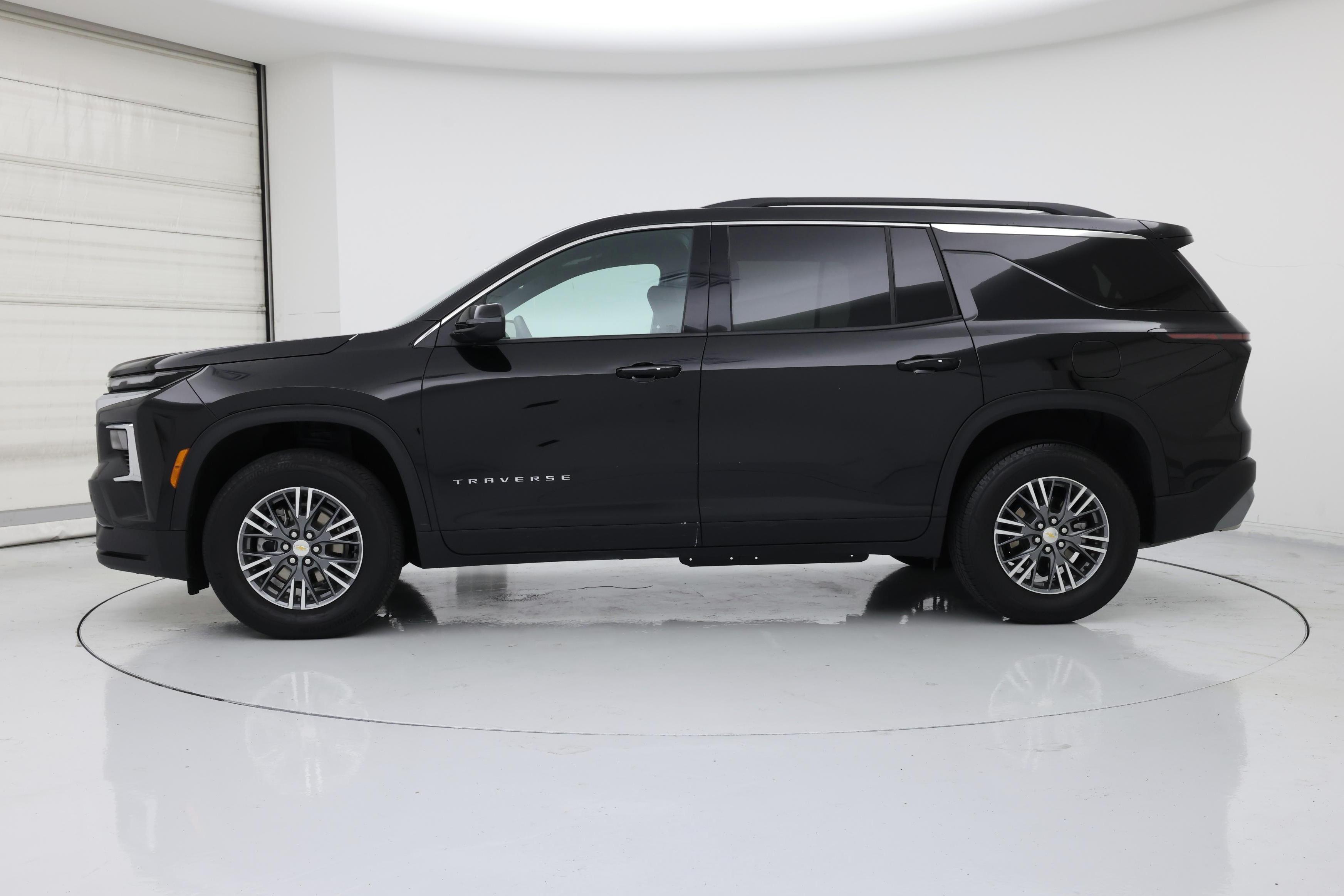 Thumbnail: 2025 Chevrolet Traverse - 3