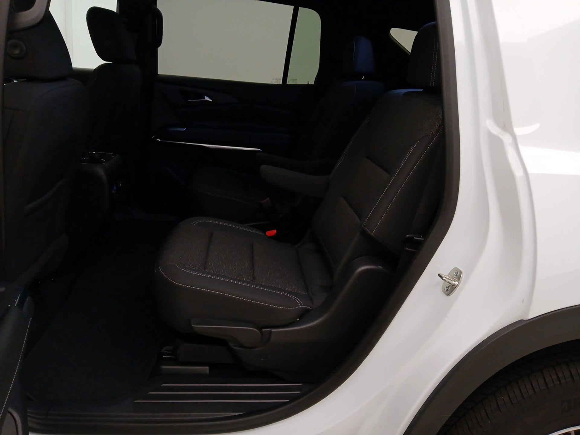 Thumbnail: 2025 Chevrolet Traverse - 20