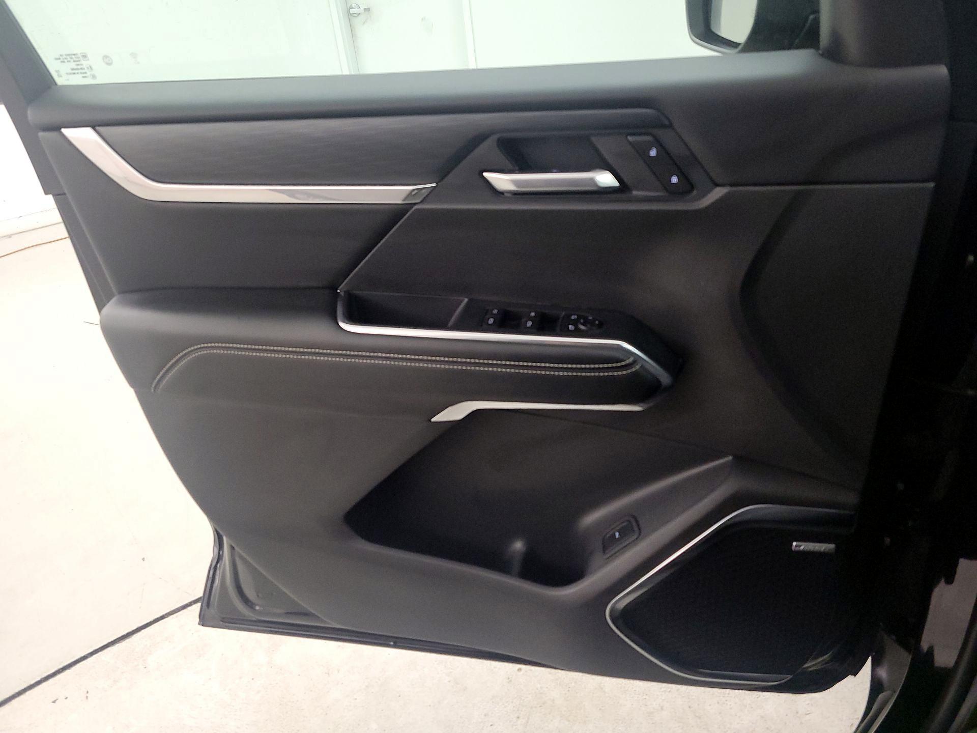 Thumbnail: 2025 GMC Acadia - 12