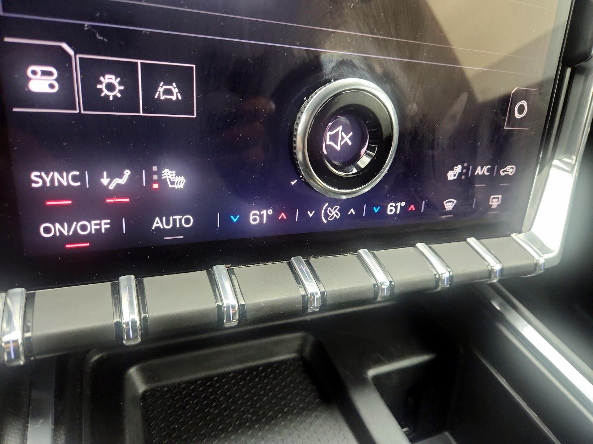 Thumbnail: 2025 GMC Acadia - 17