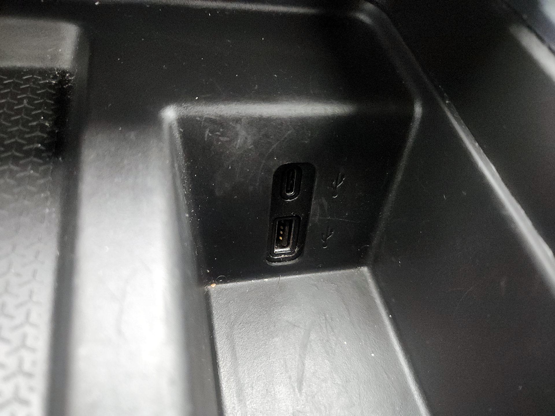 Thumbnail: 2025 GMC Acadia - 19