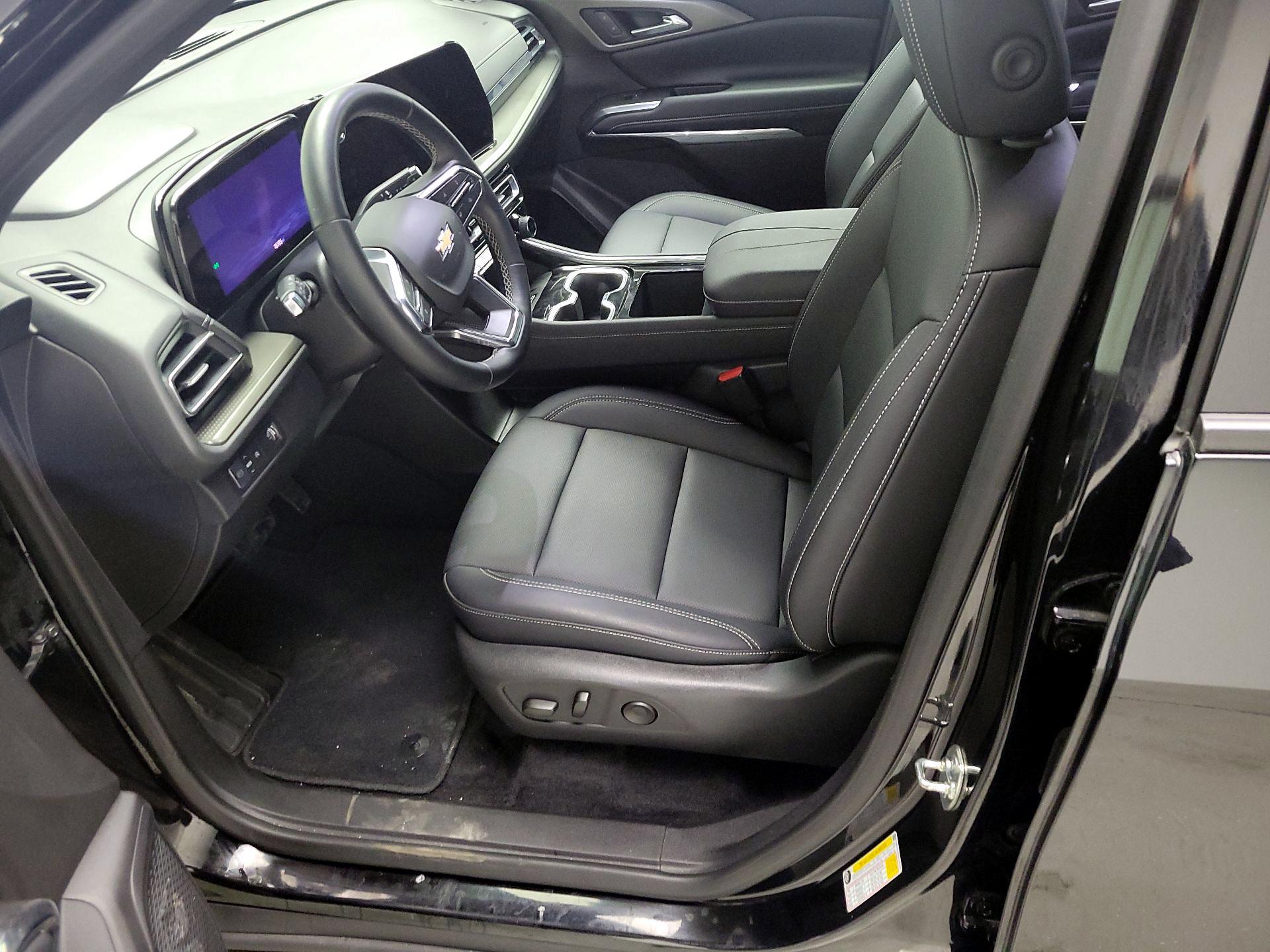 Thumbnail: 2025 Chevrolet Traverse - 11