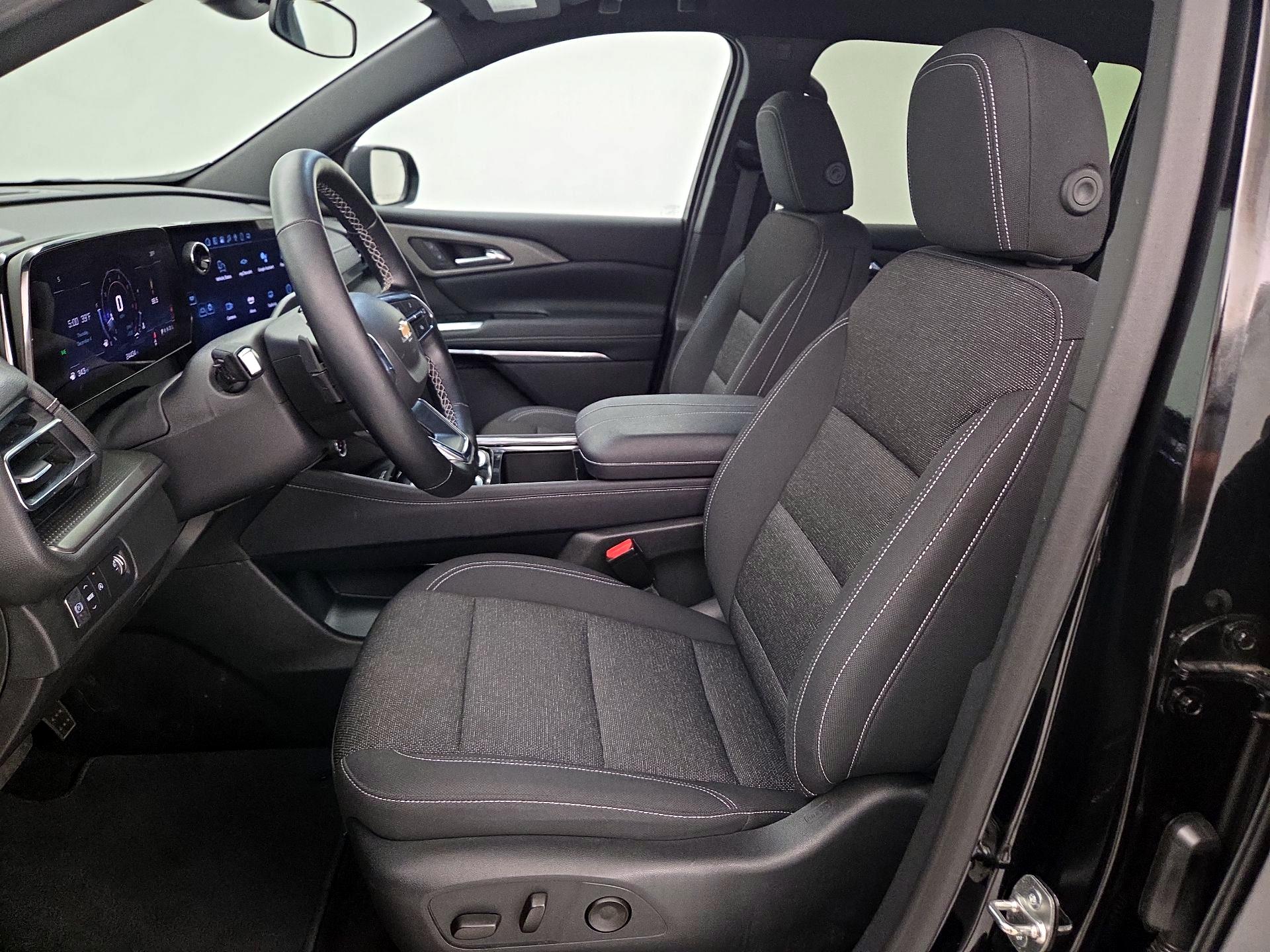 Thumbnail: 2025 Chevrolet Traverse - 11