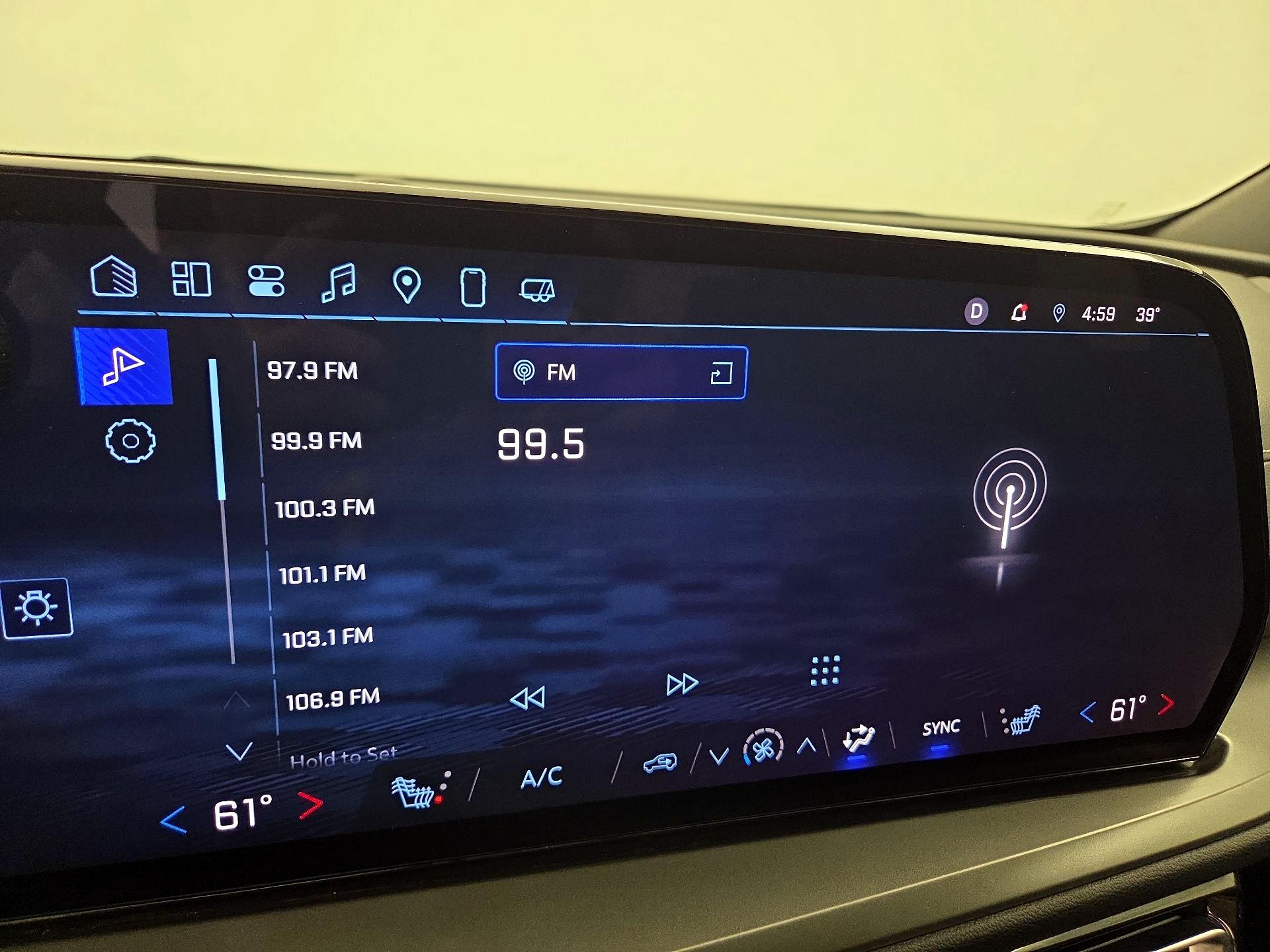 Thumbnail: 2025 Chevrolet Traverse - 15