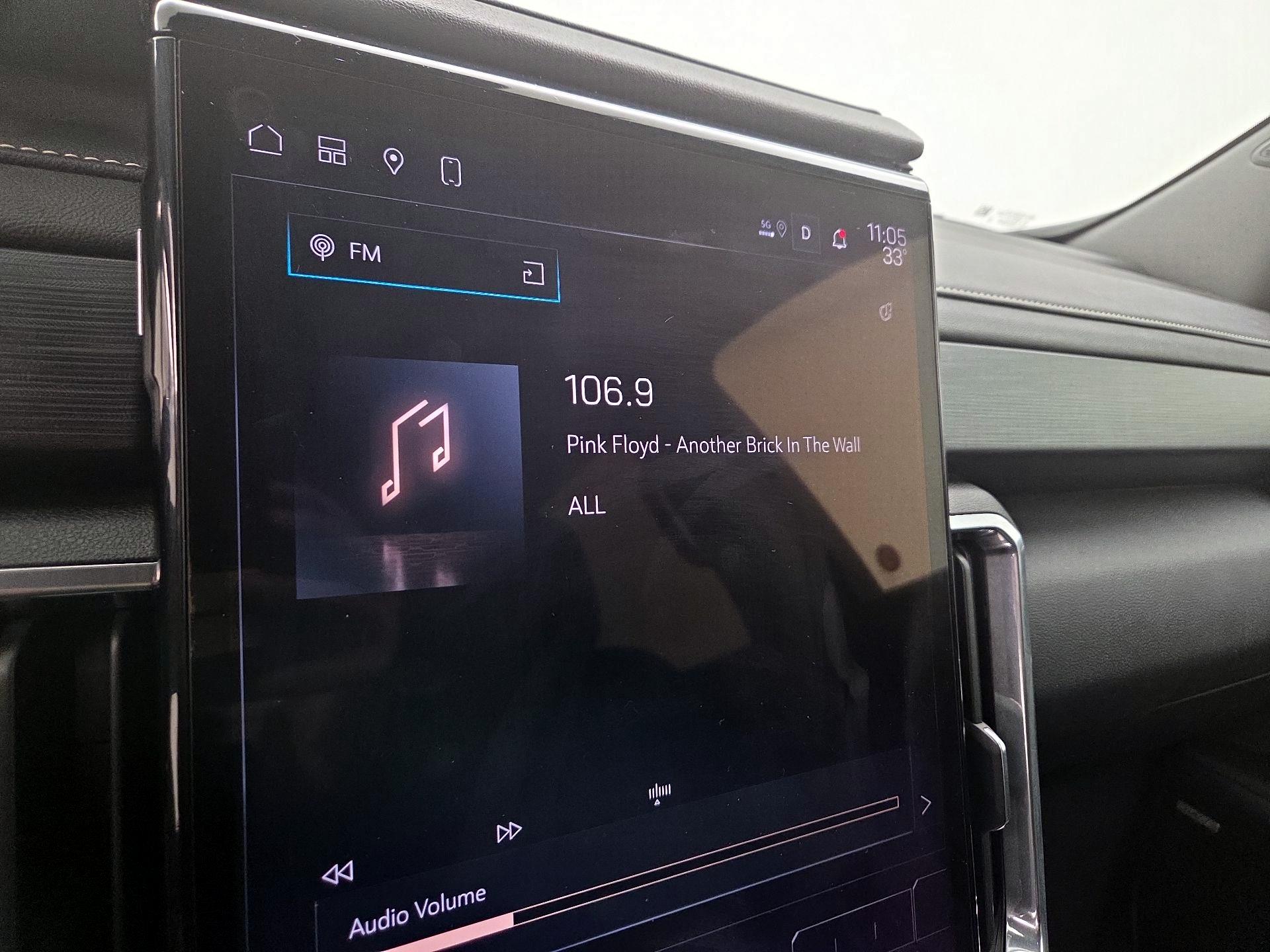 Thumbnail: 2025 GMC Acadia - 16