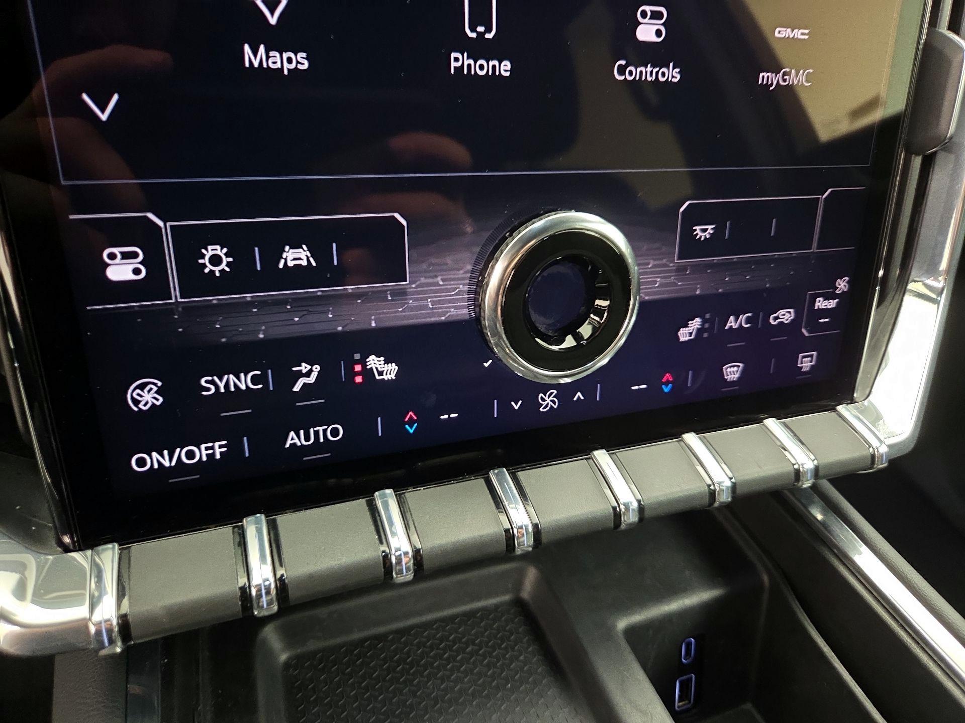 Thumbnail: 2025 GMC Acadia - 16