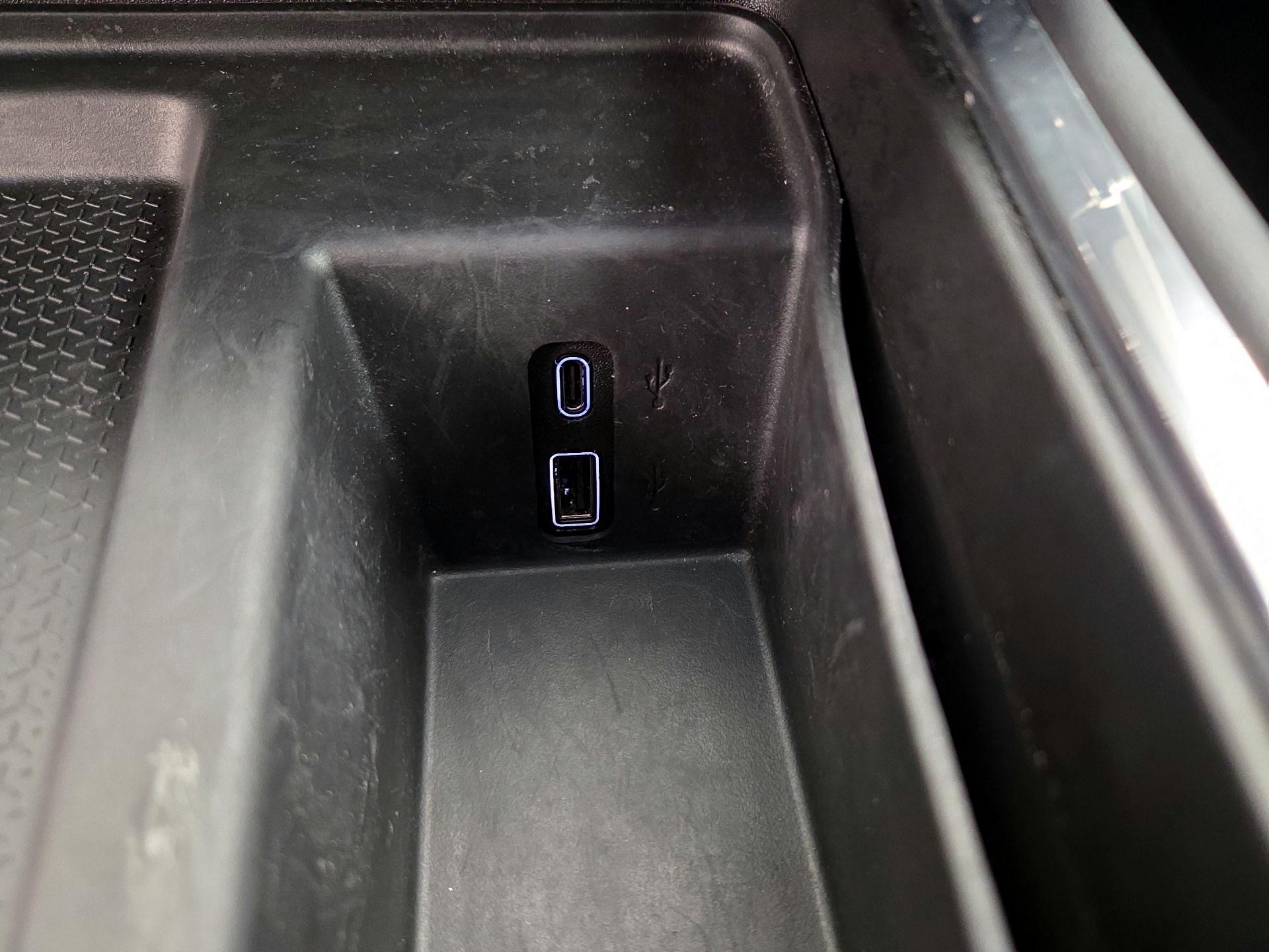 Thumbnail: 2025 GMC Acadia - 18