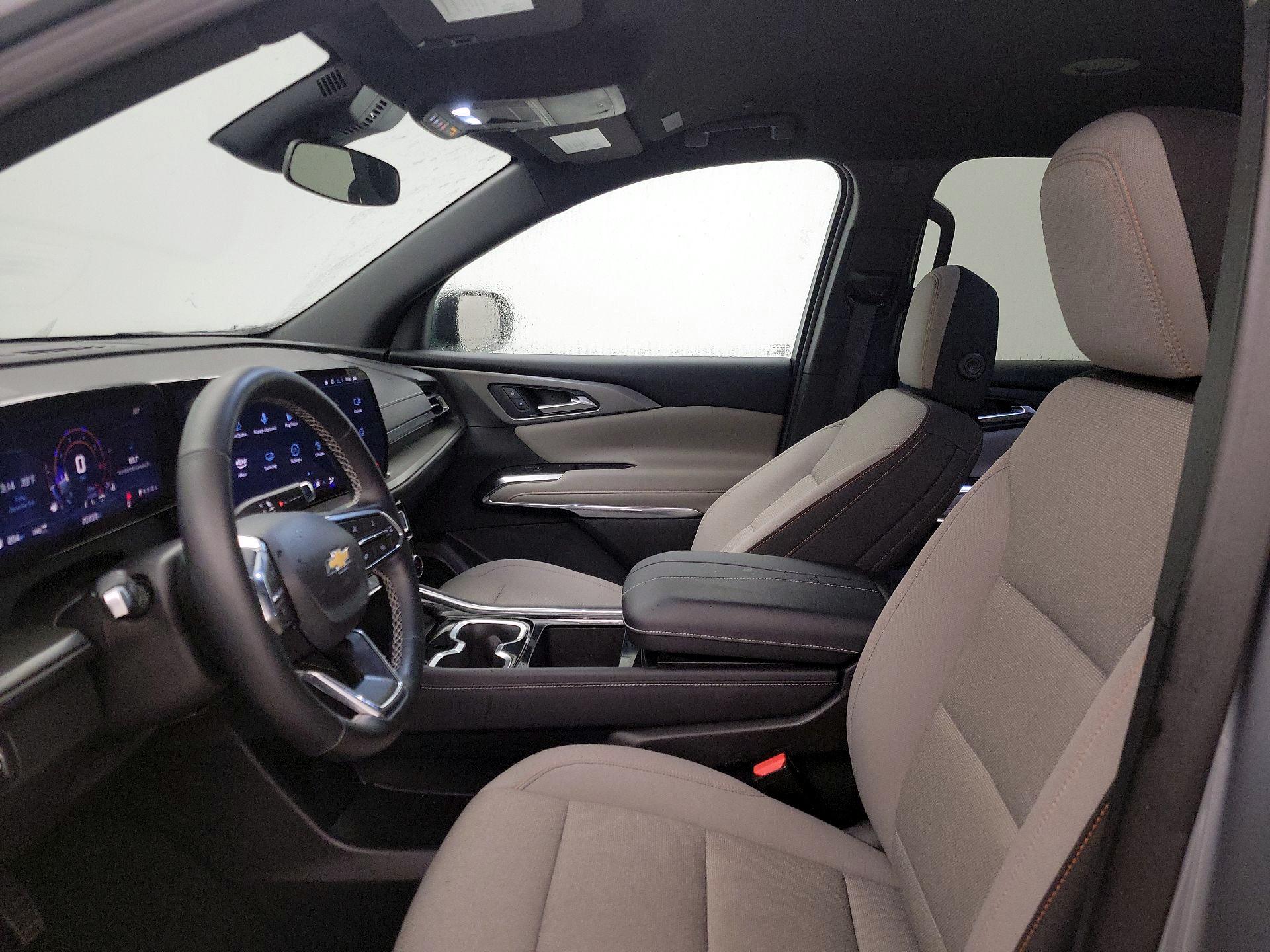 Thumbnail: 2025 Chevrolet Traverse - 11