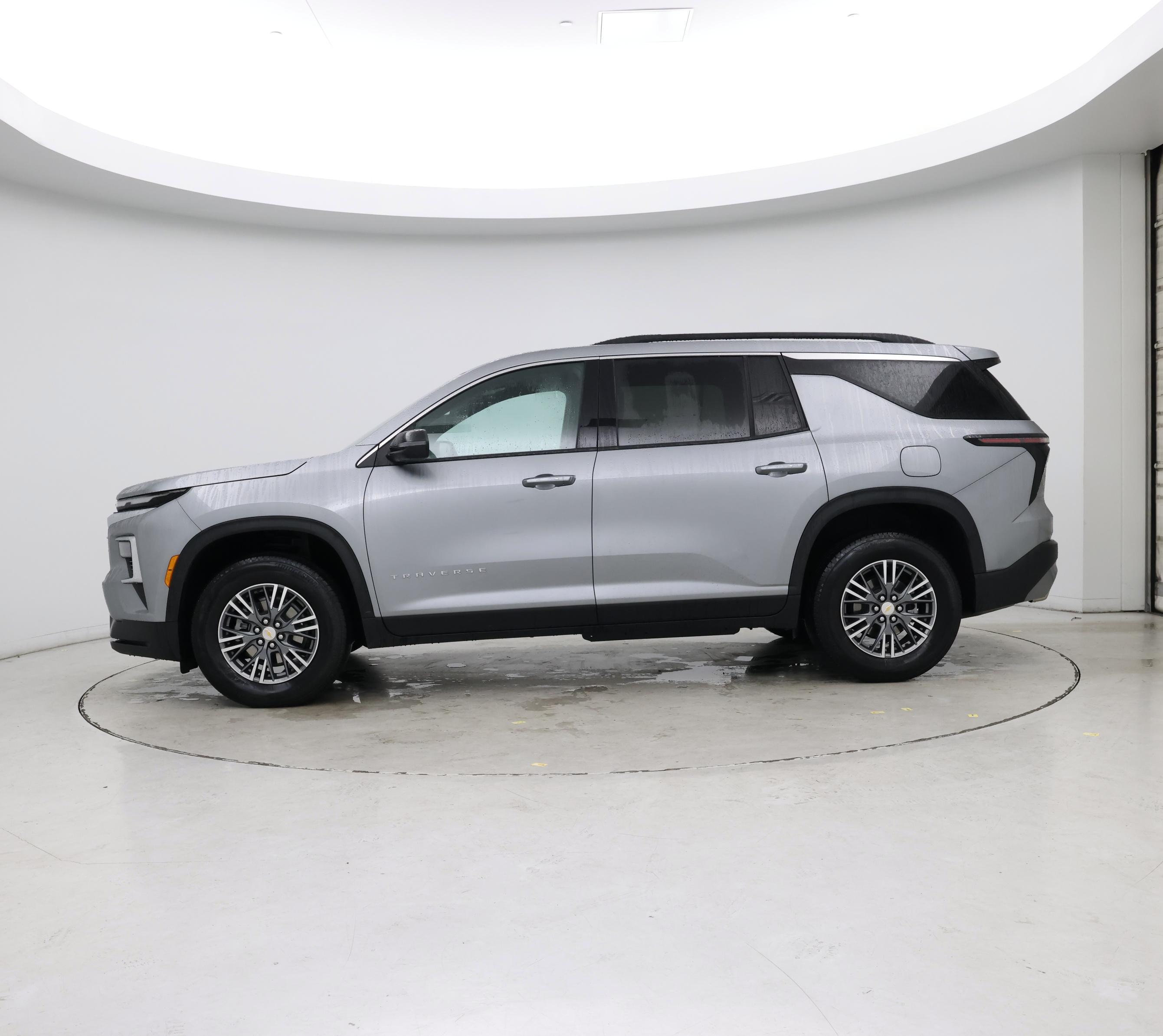 Thumbnail: 2025 Chevrolet Traverse - 3