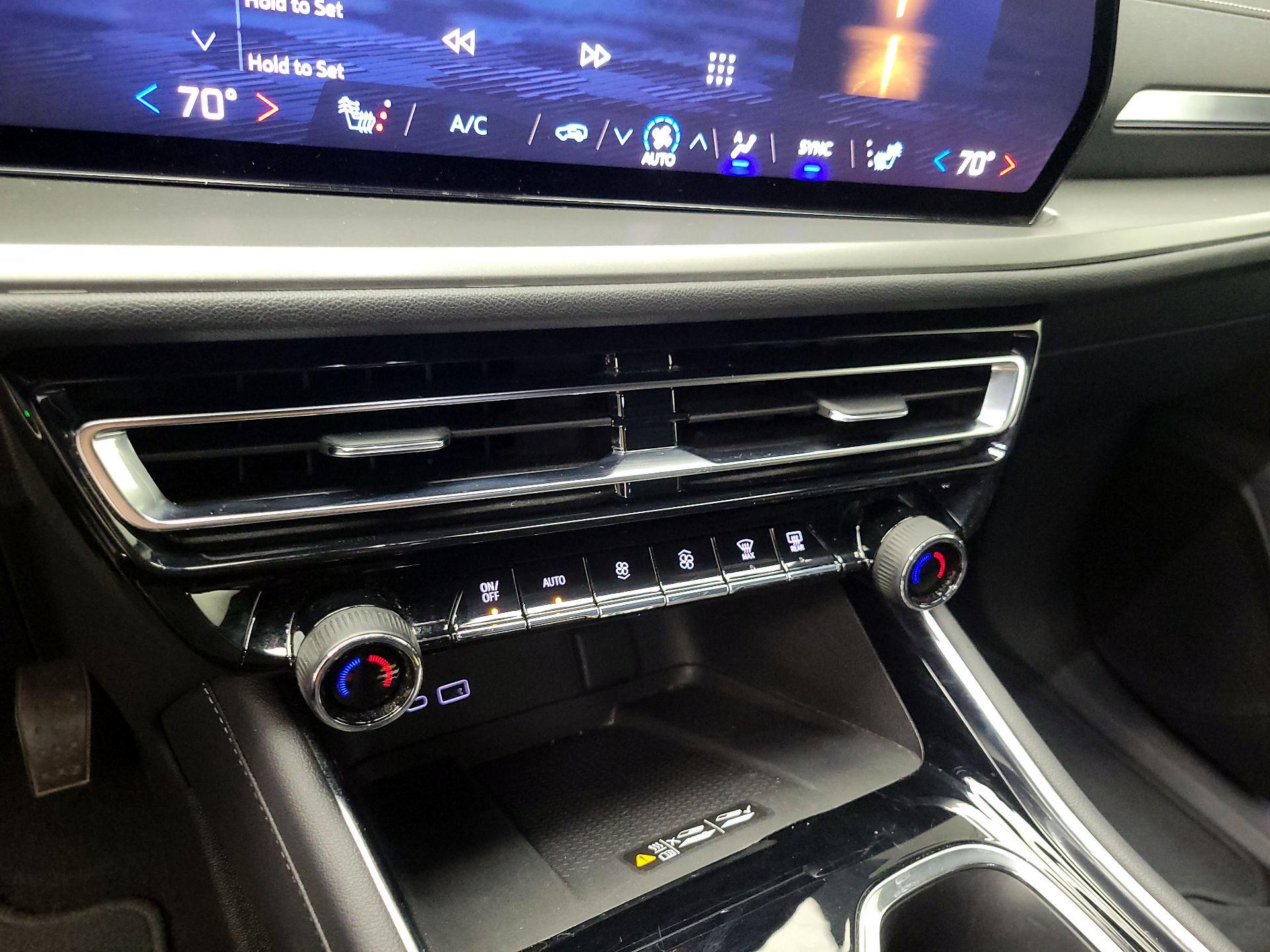 Thumbnail: 2025 Chevrolet Traverse - 17