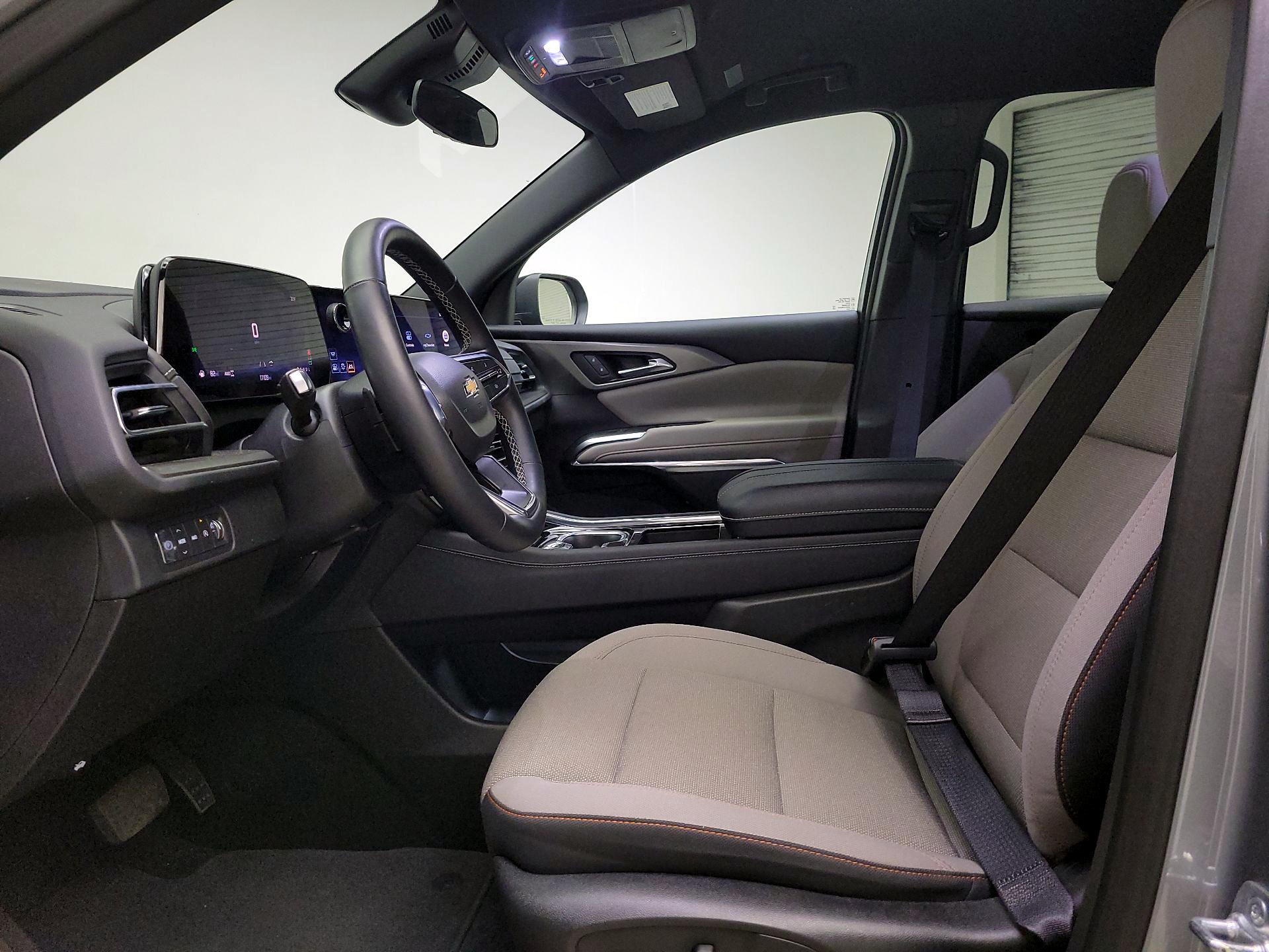 Thumbnail: 2025 Chevrolet Traverse - 11