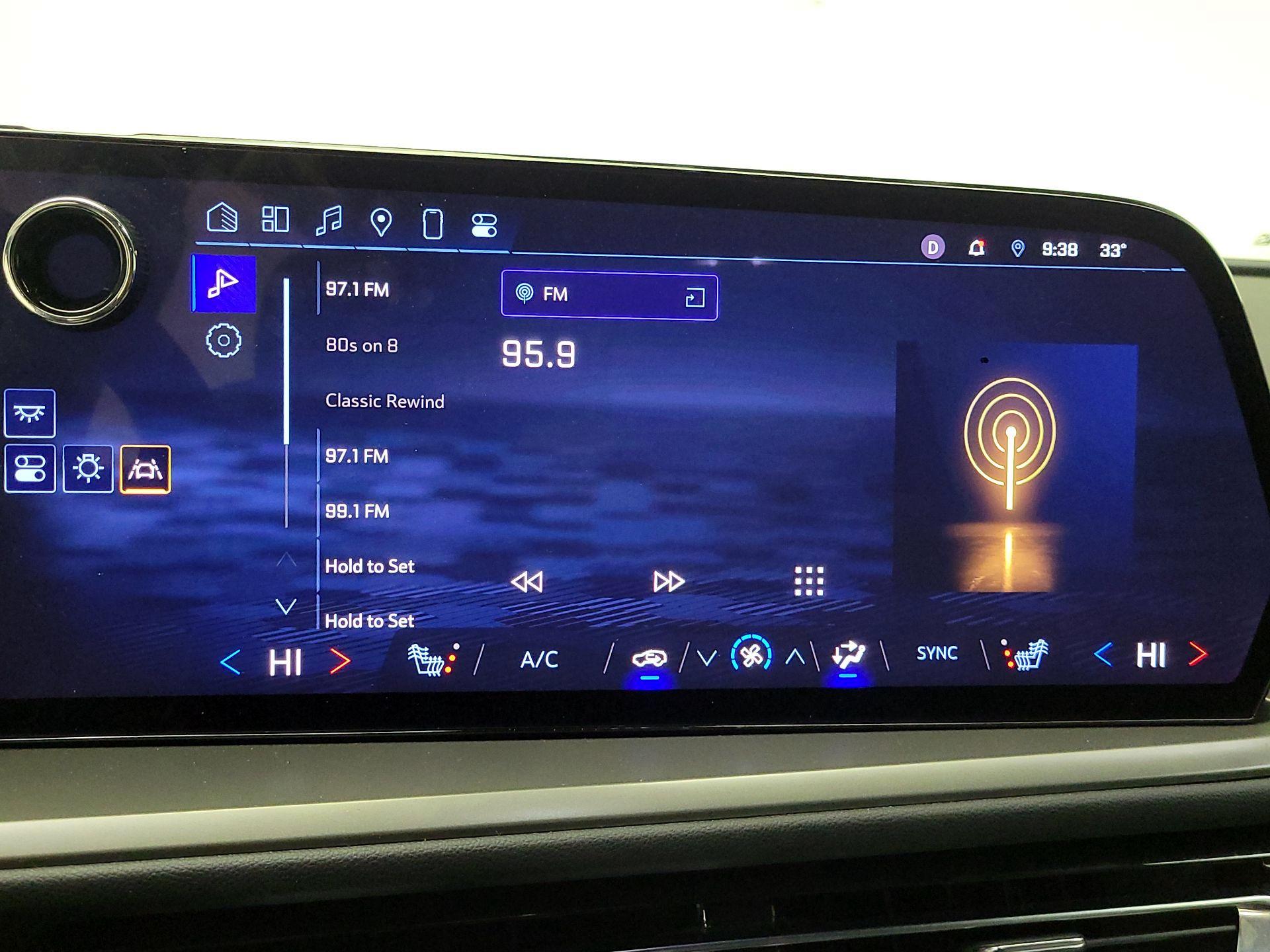 Thumbnail: 2025 Chevrolet Traverse - 16