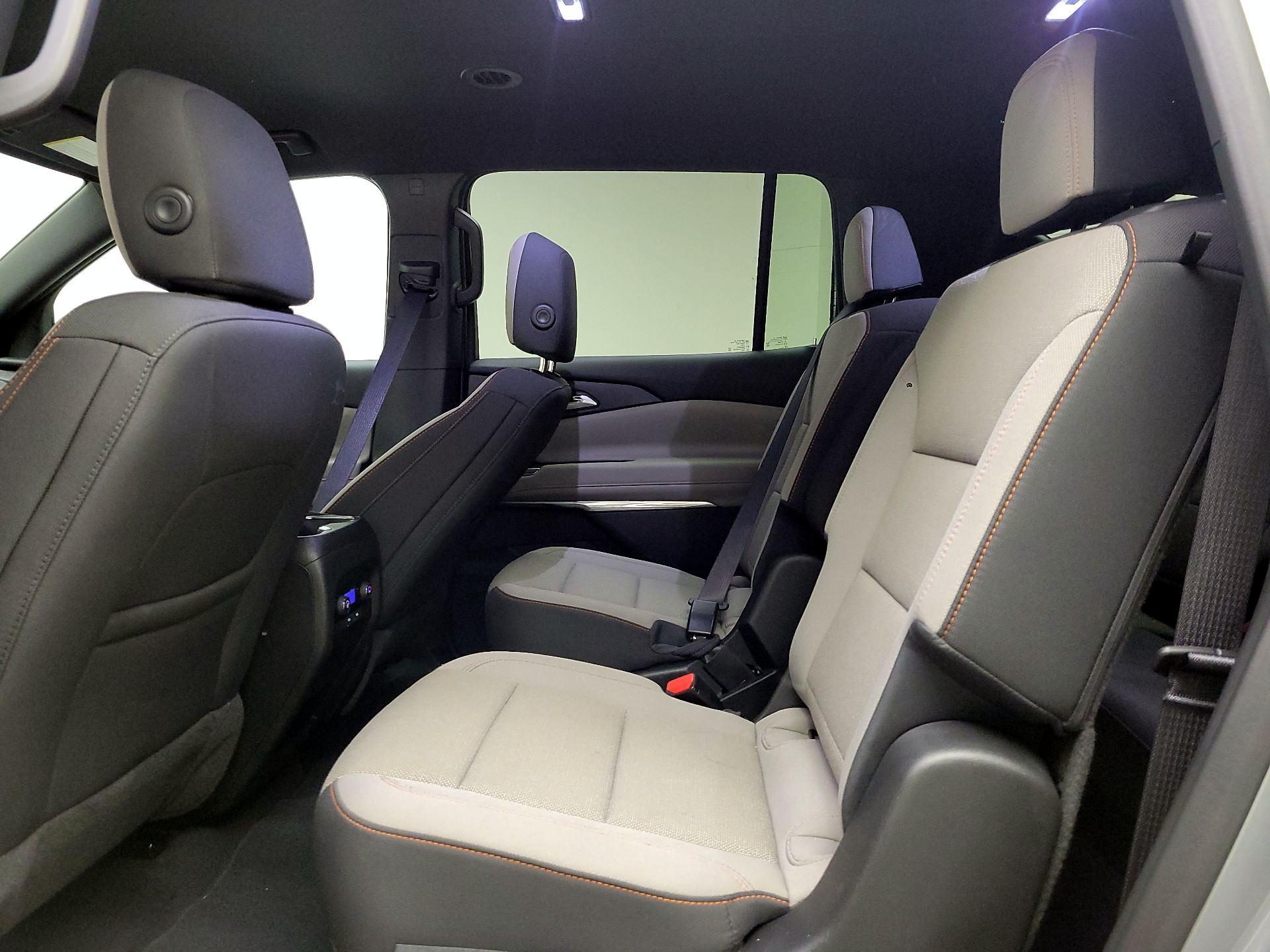 Thumbnail: 2025 Chevrolet Traverse - 20