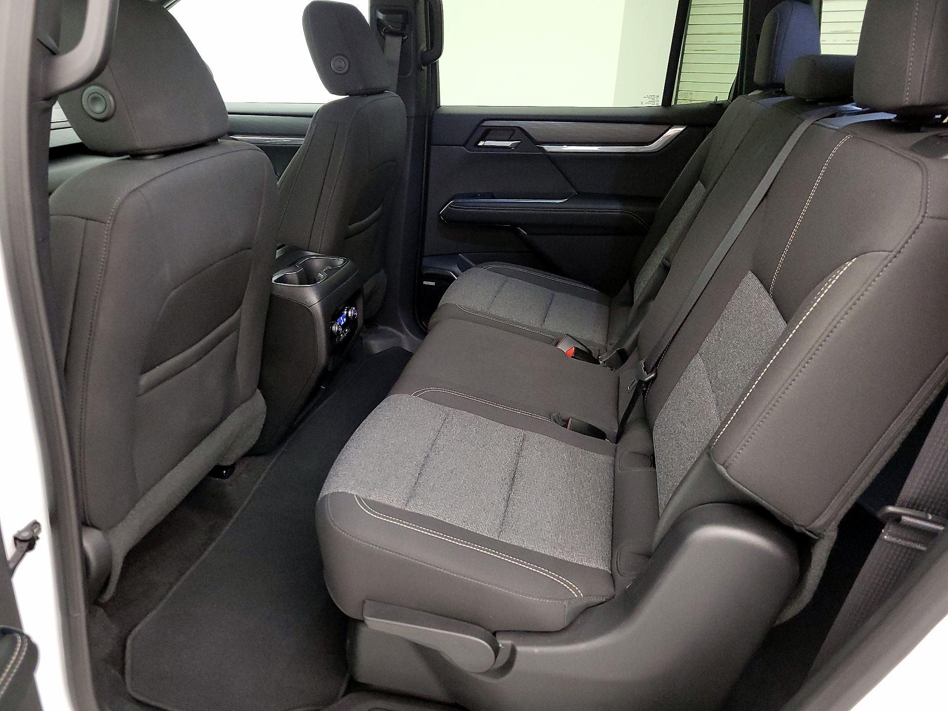 Thumbnail: 2025 GMC Acadia - 18